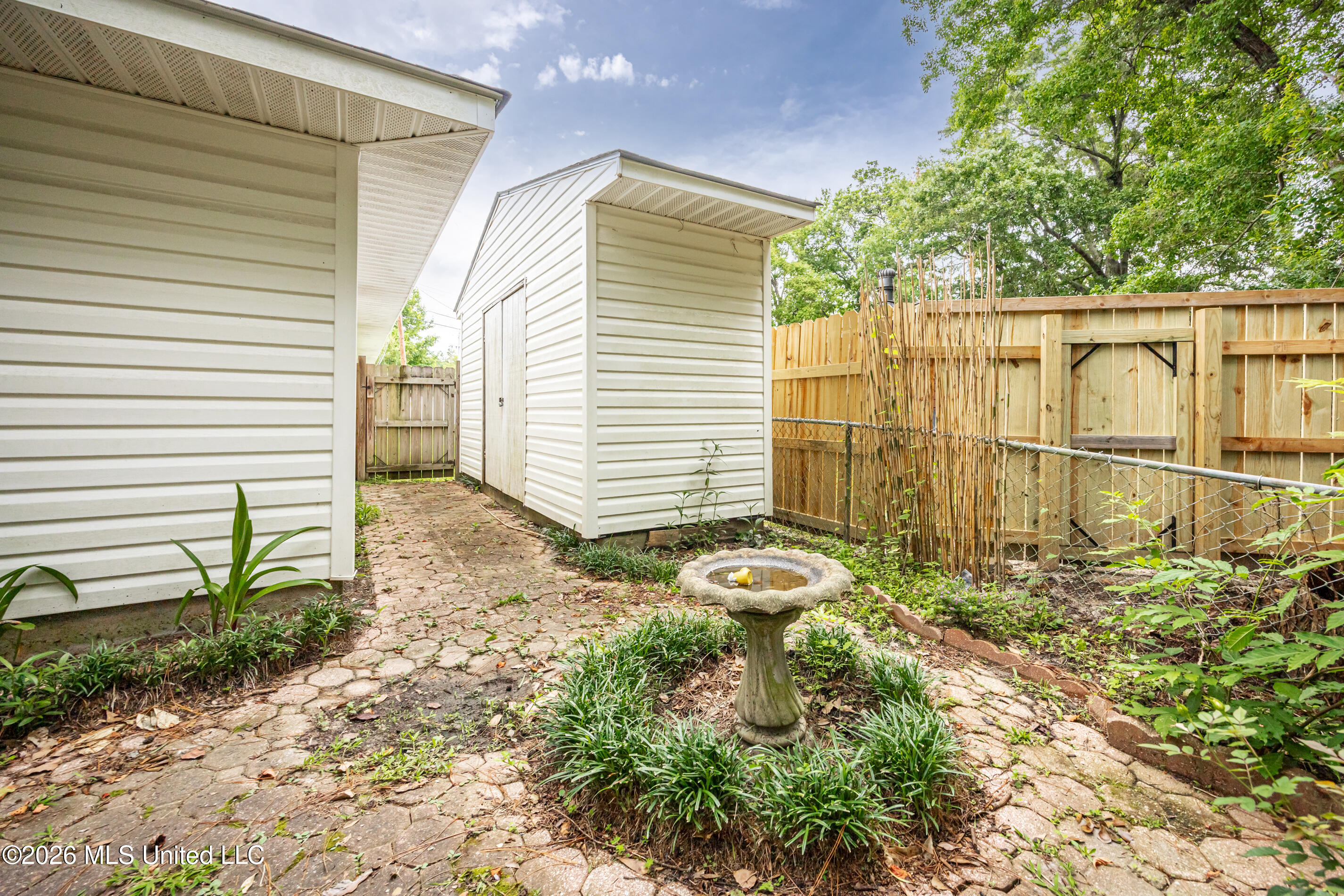 1 40th Street Property Photo 36