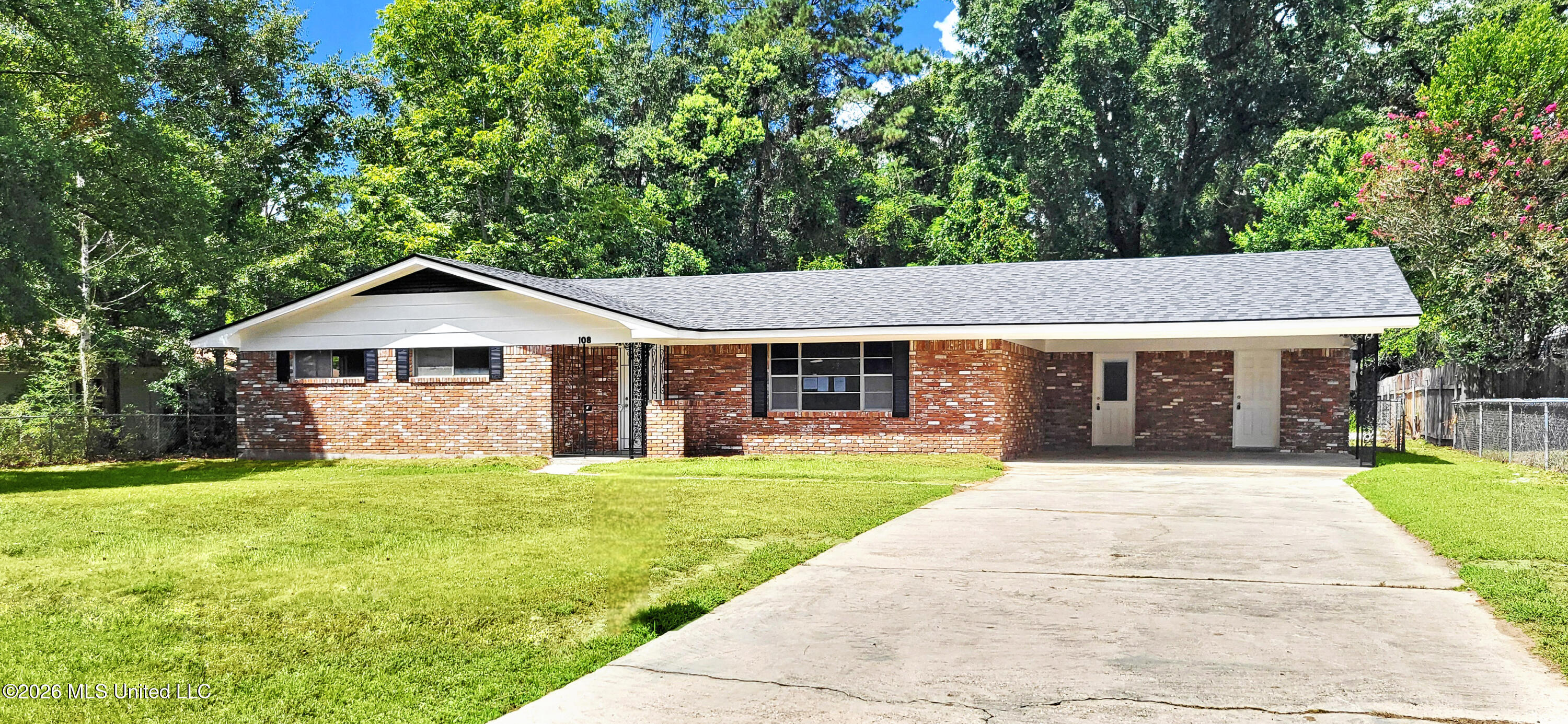 108 Tennyson Cove Property Photo 1