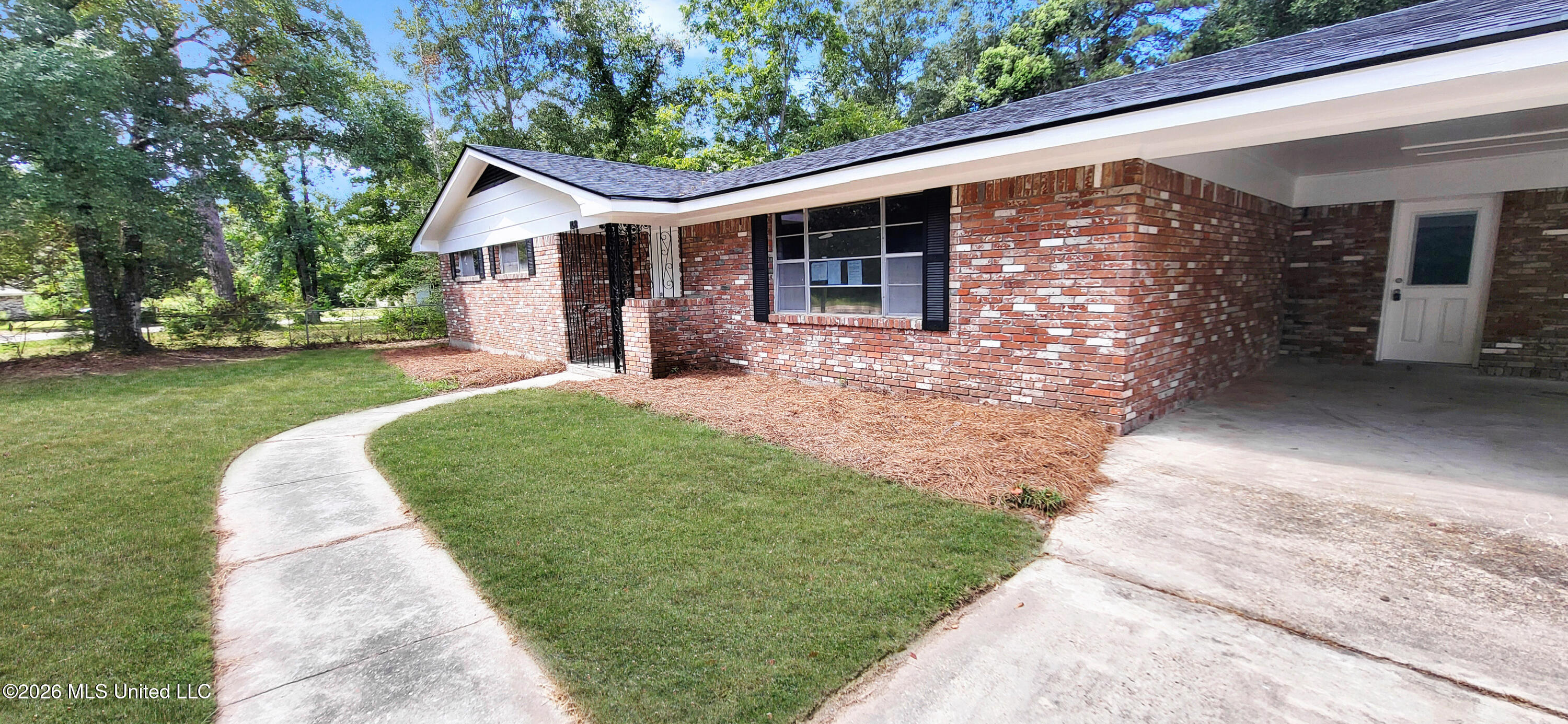 108 Tennyson Cove Property Photo 2