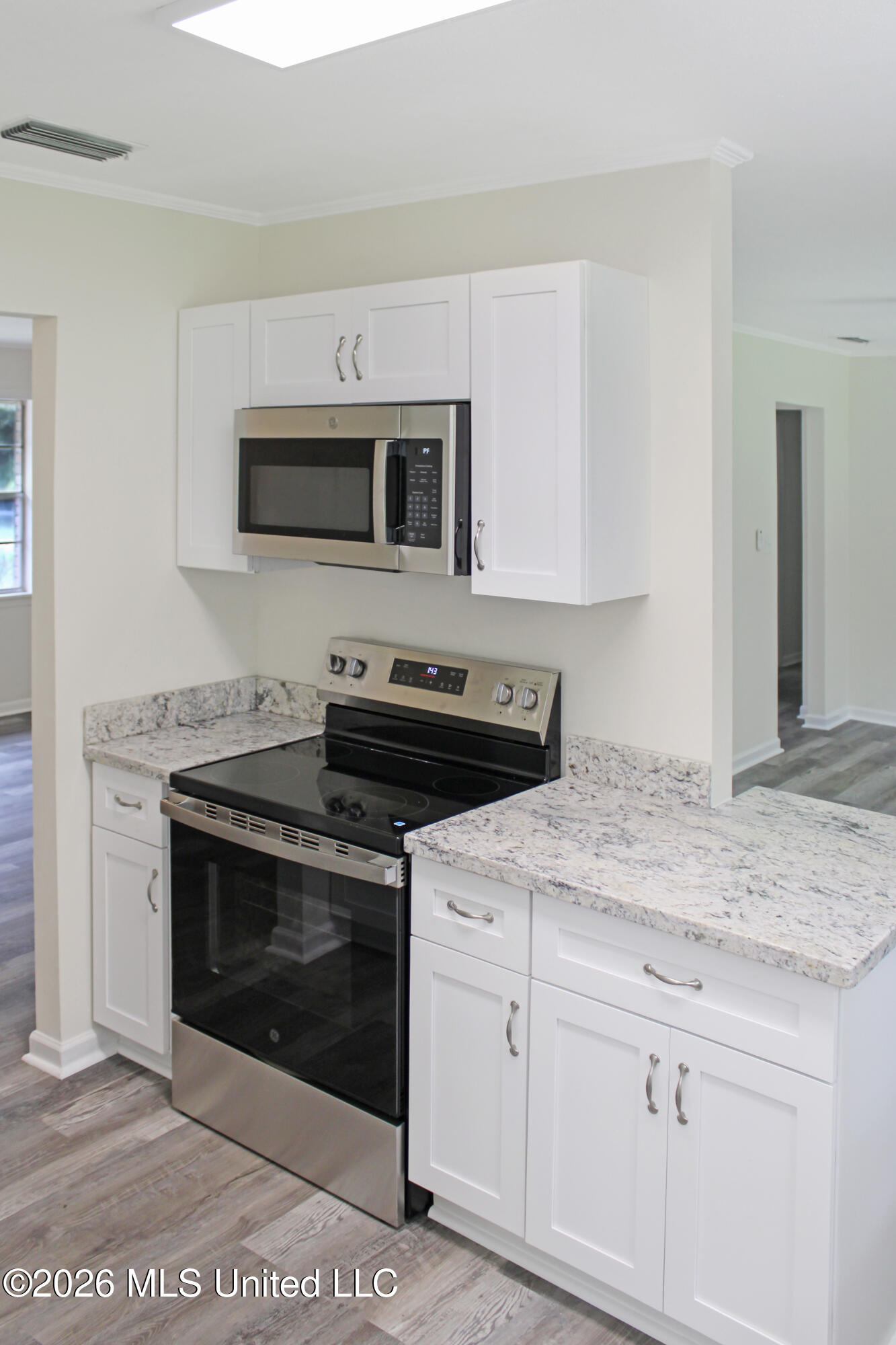 108 Tennyson Cove Property Photo 7