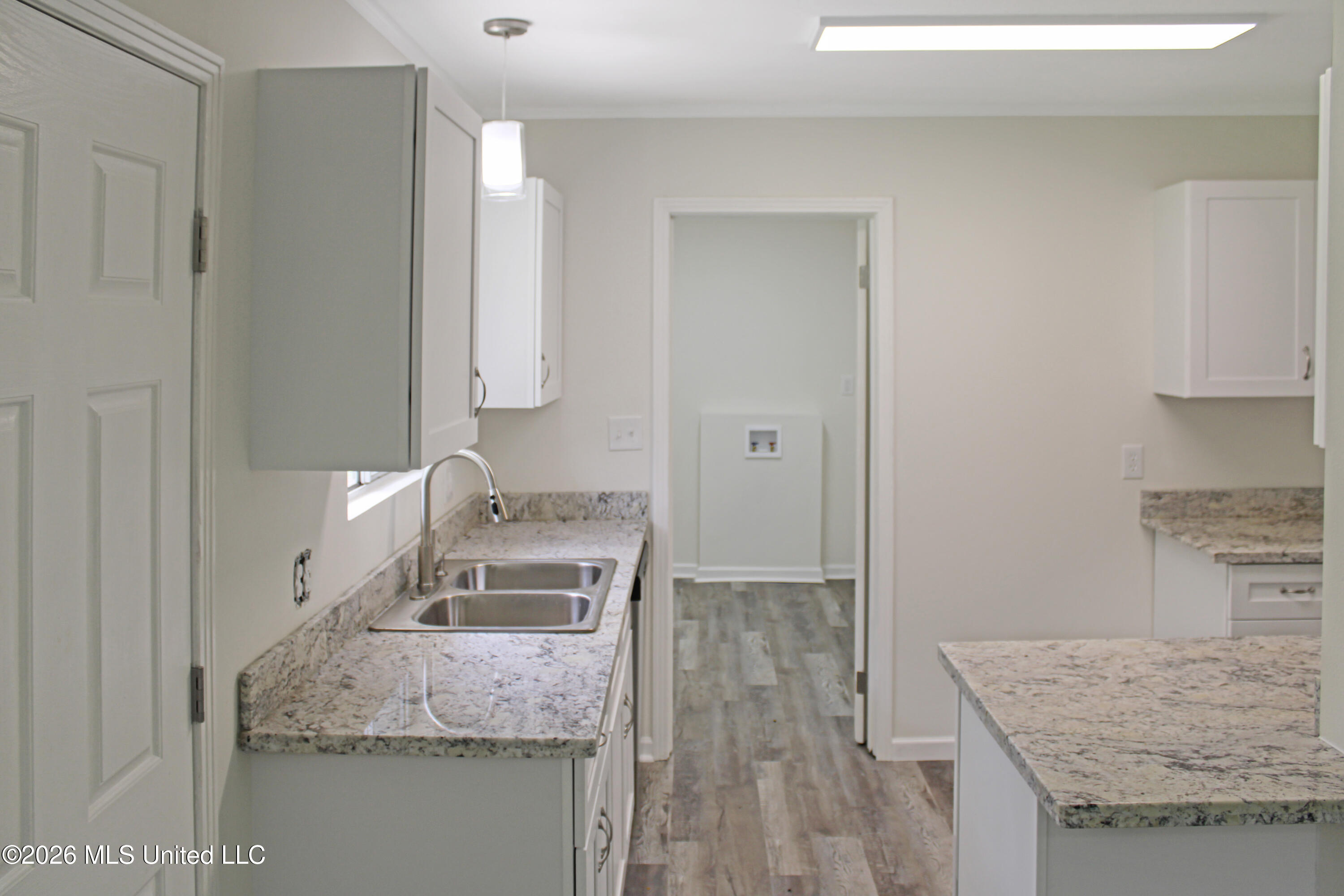 108 Tennyson Cove Property Photo 9