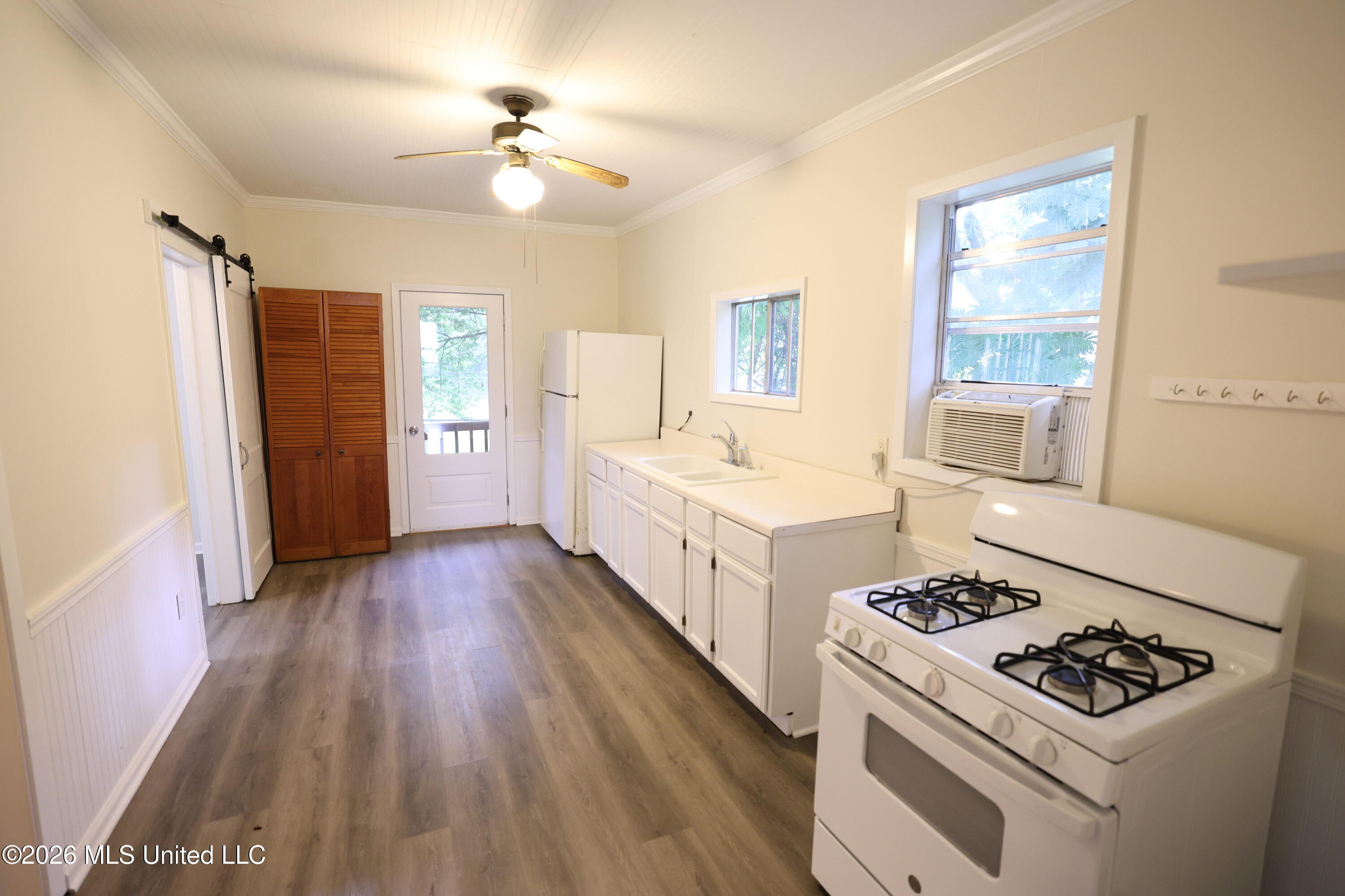 1412 Chestnut Street Property Photo 11