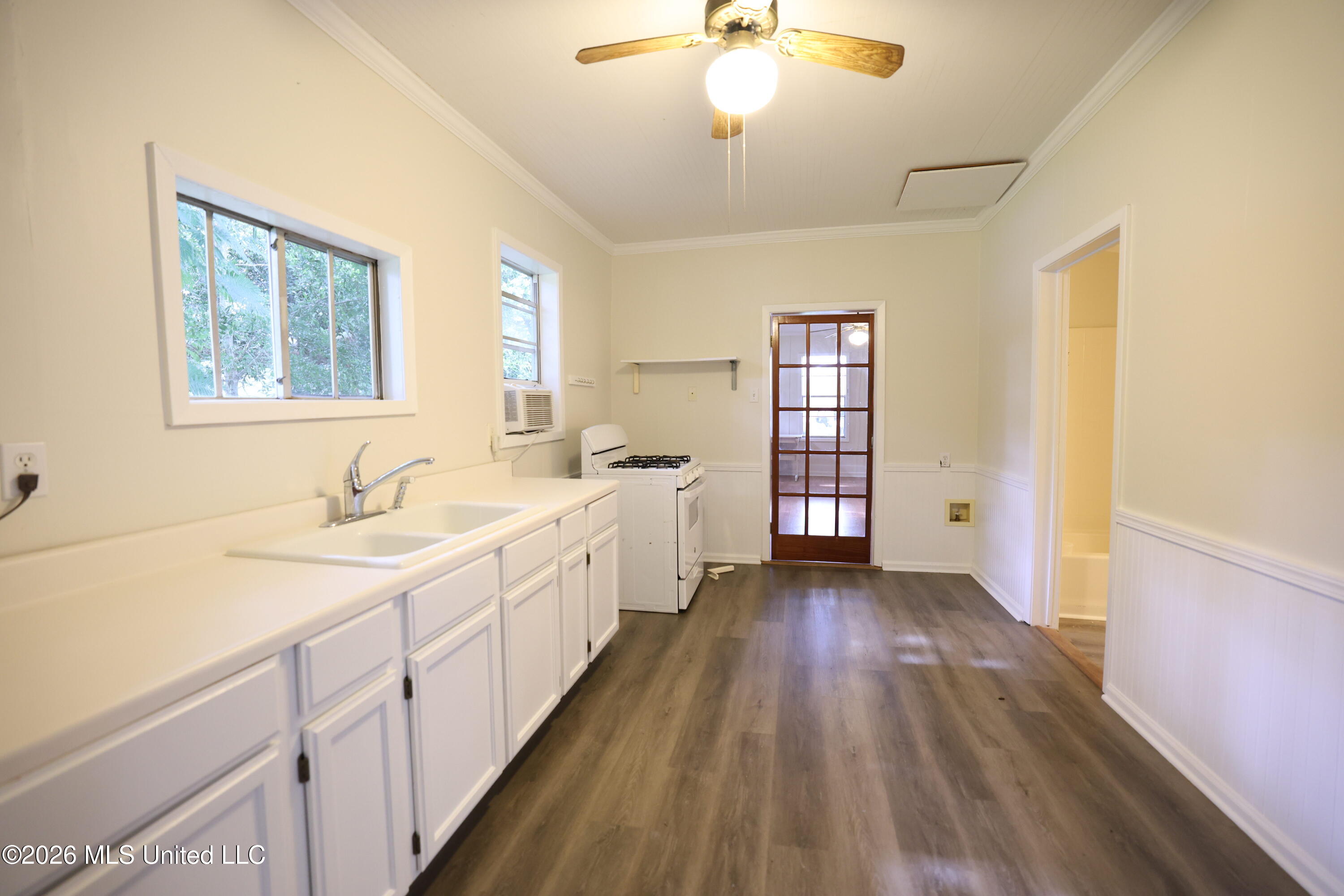 1412 Chestnut Street Property Photo 12