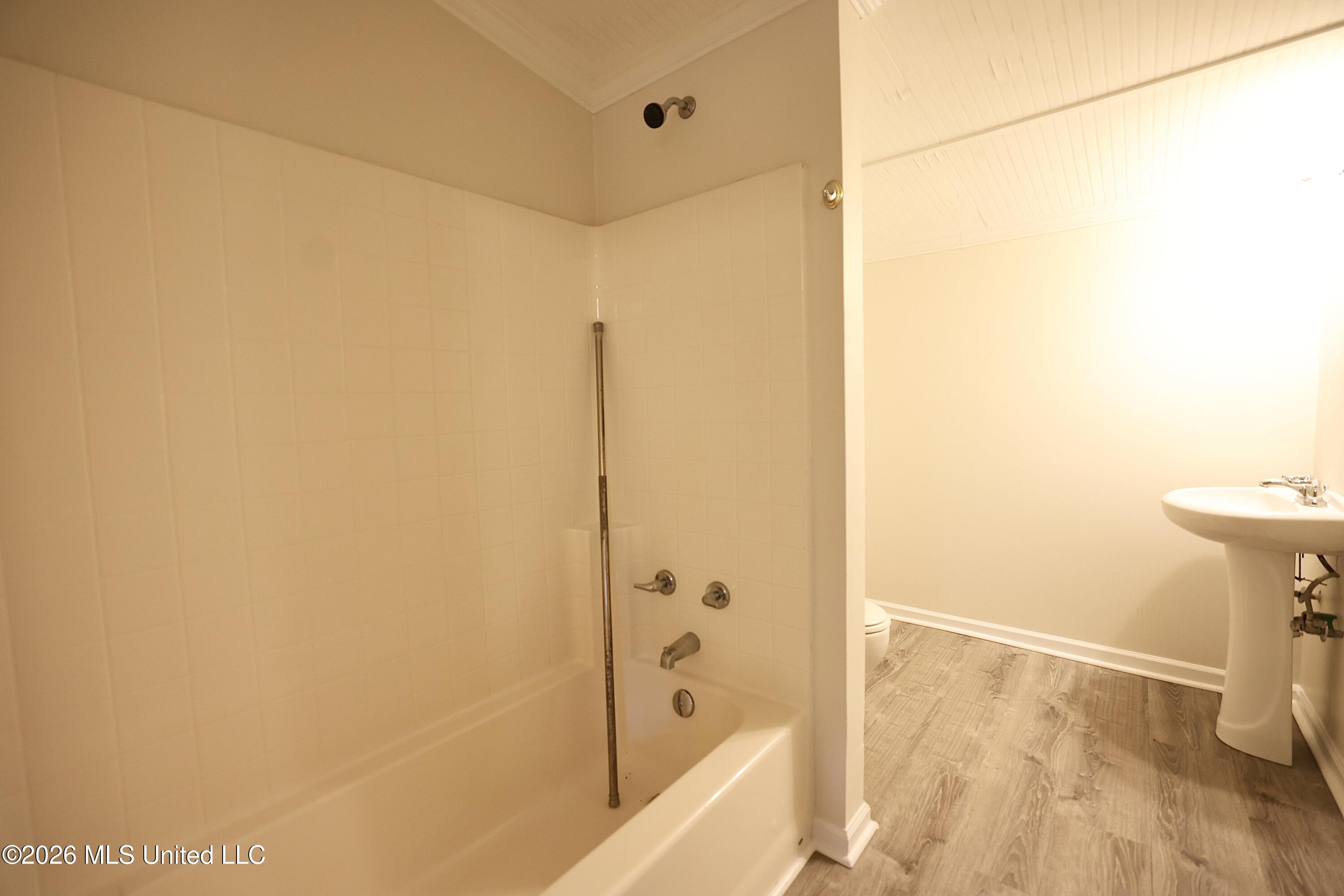1412 Chestnut Street Property Photo 14