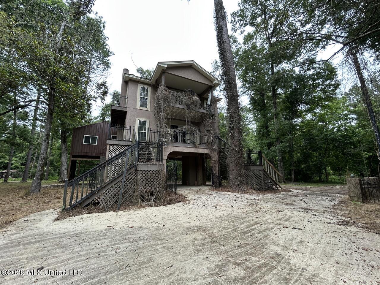 6642 Grange Hall Road Property Photo 4