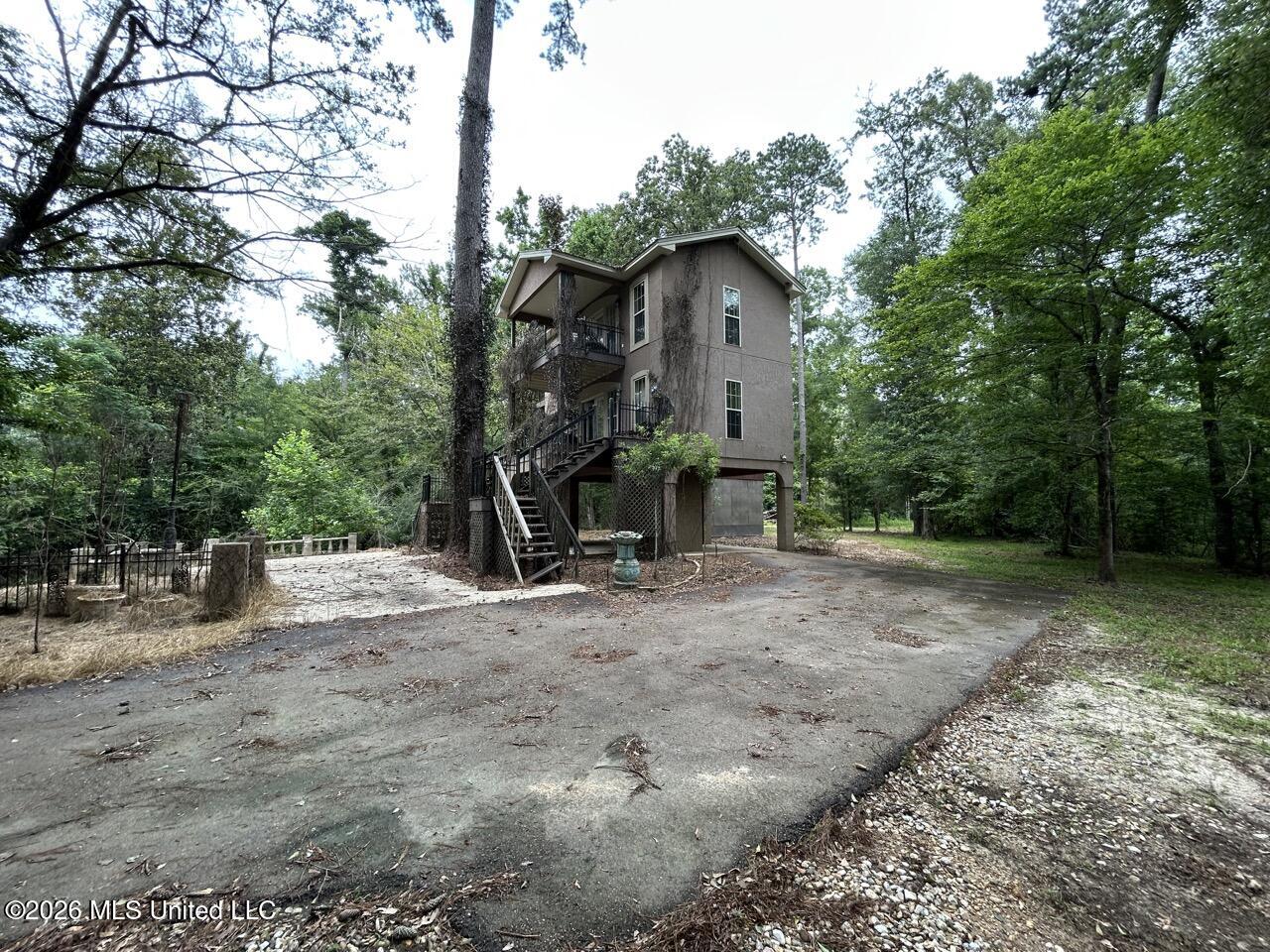 6642 Grange Hall Road Property Photo 5