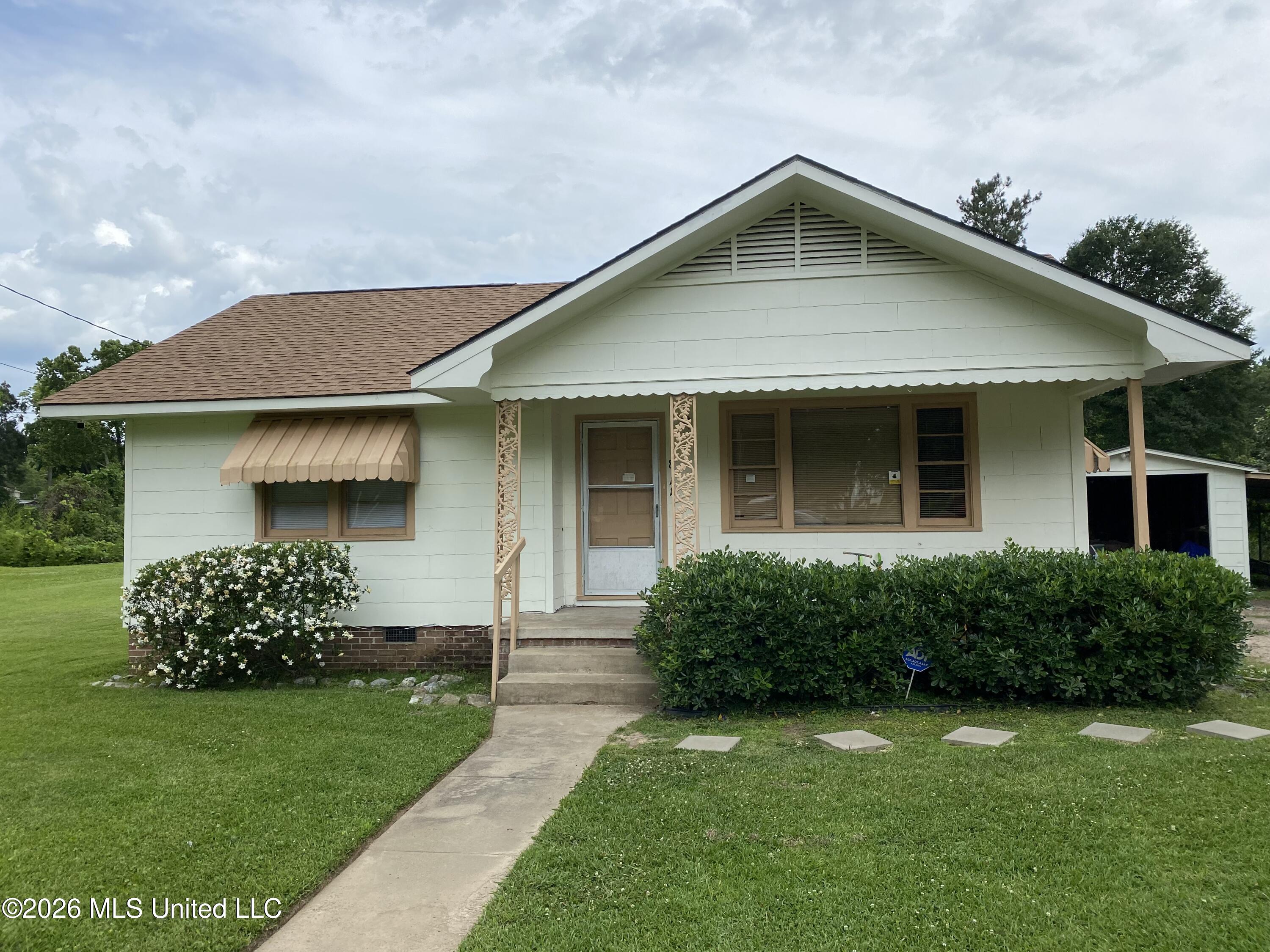 811 Morgan Avenue Property Photo 1