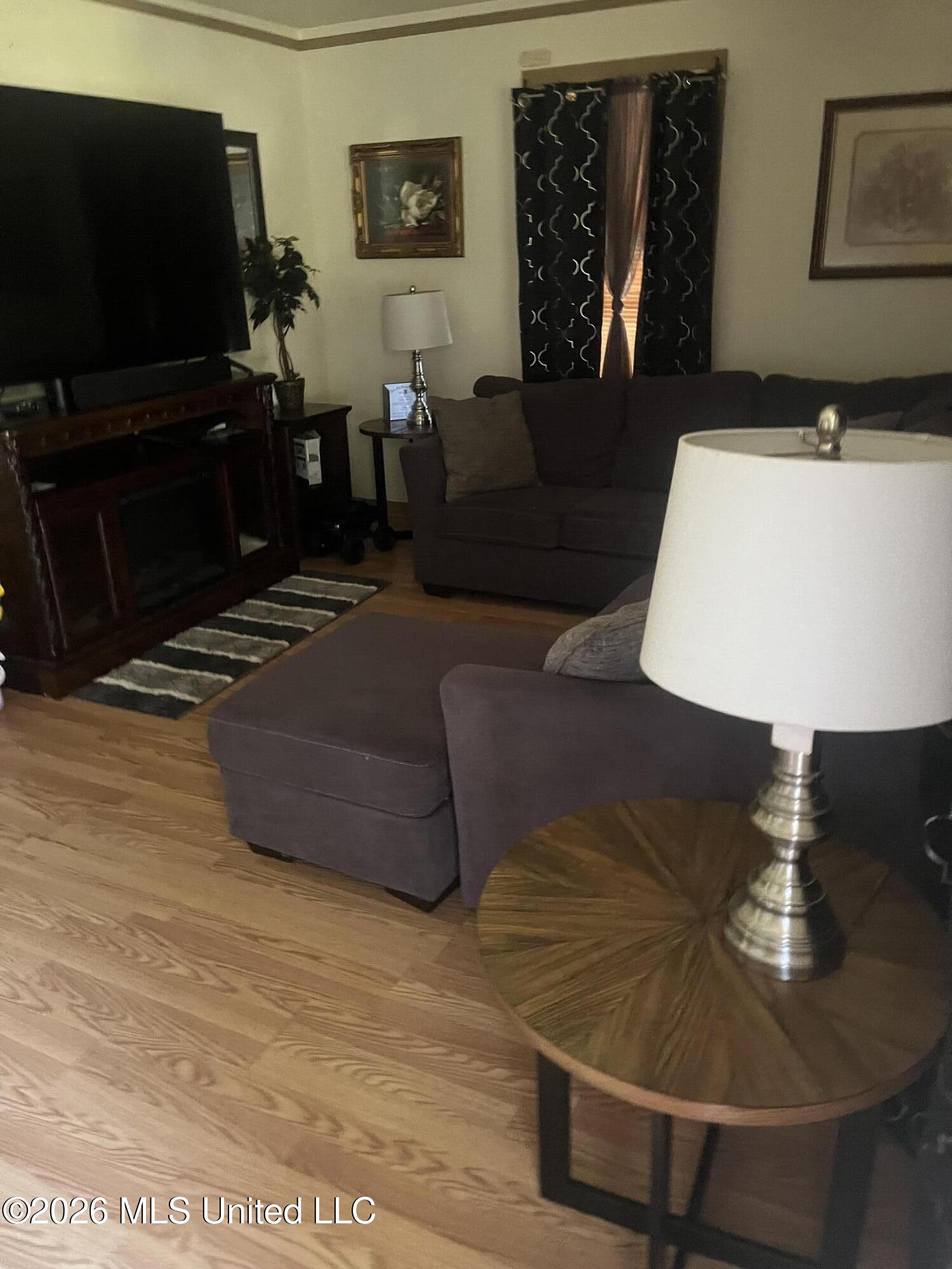 811 Morgan Avenue Property Photo 3