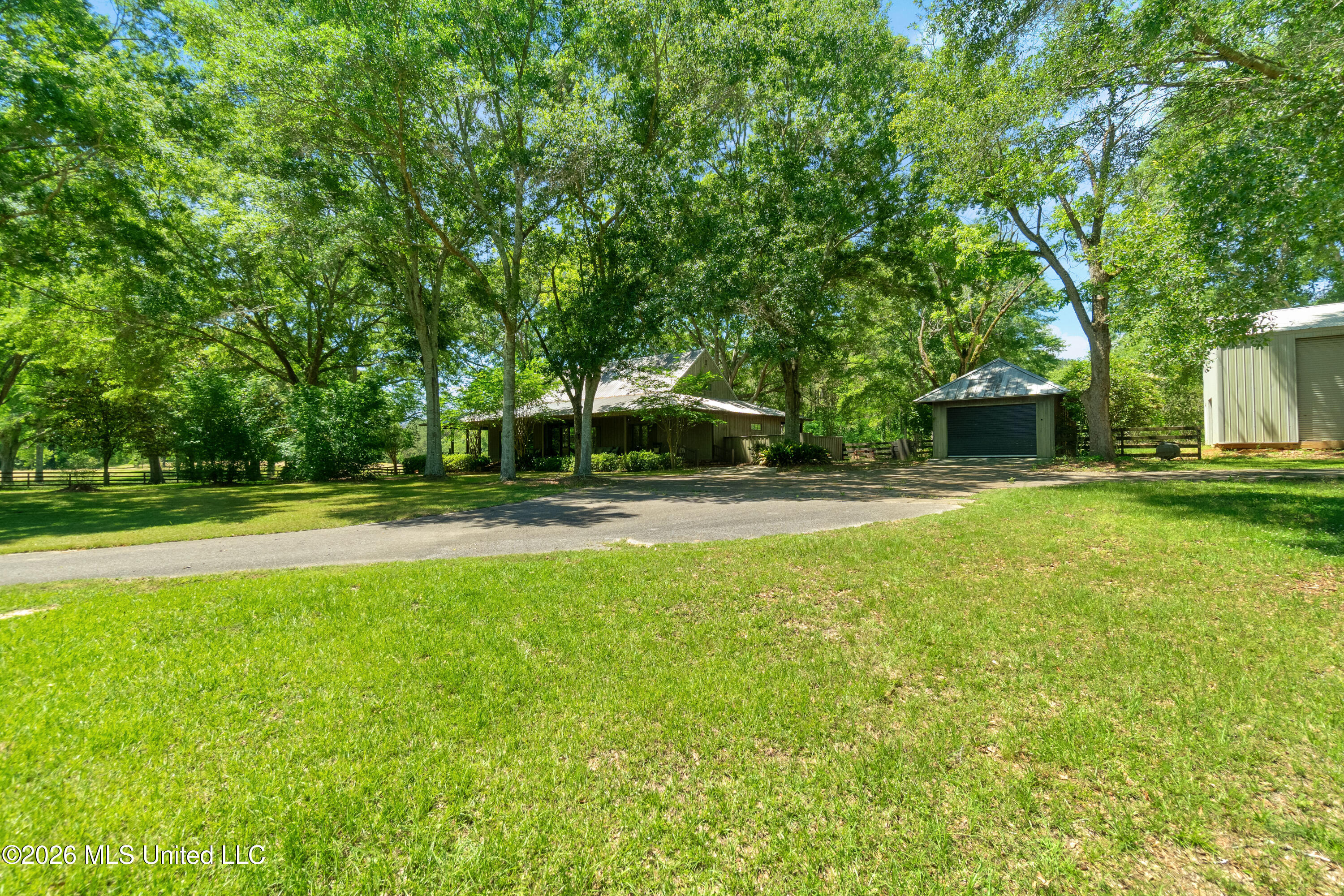5844 N Williamsburg Road Property Photo 6