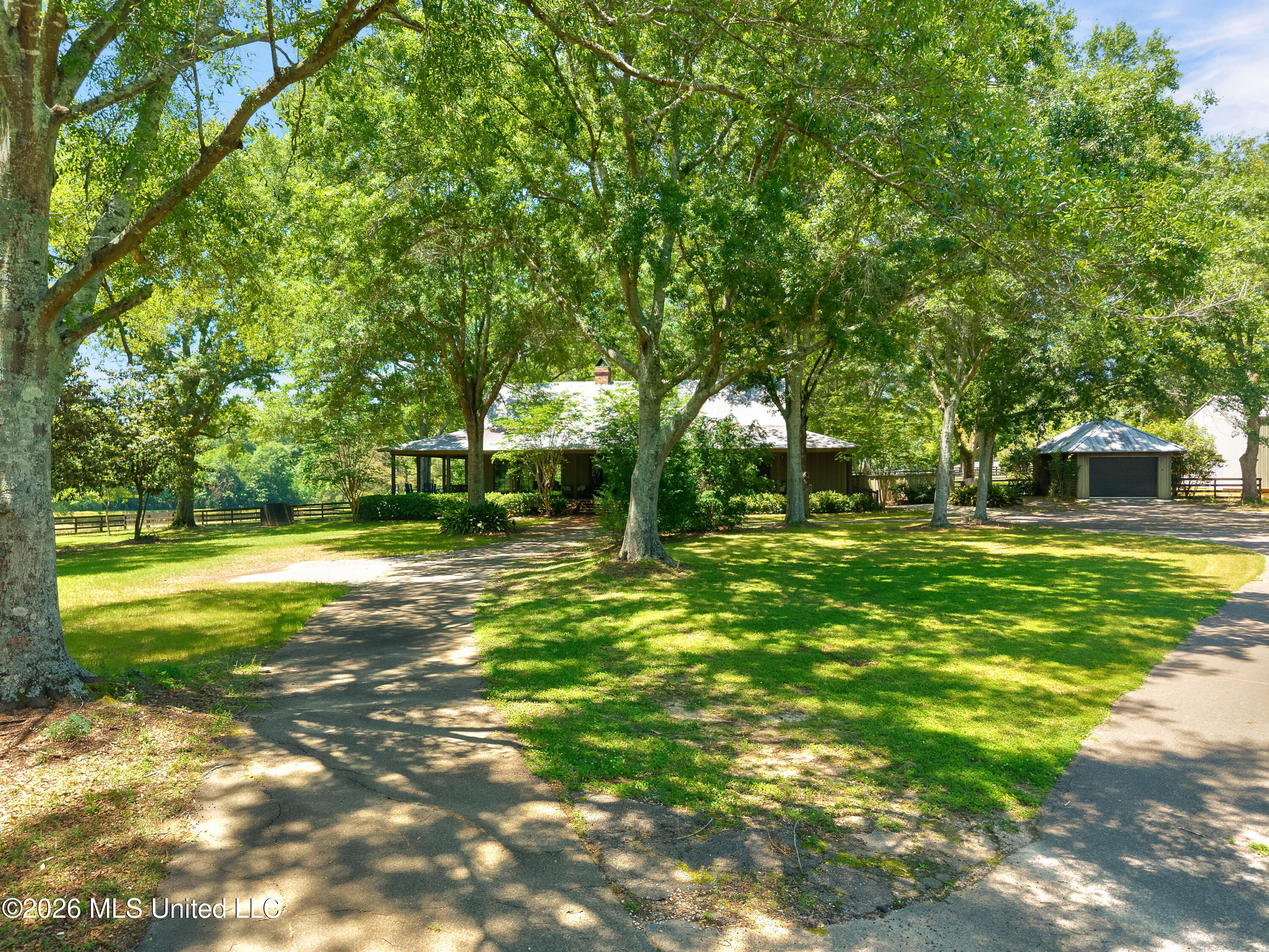 5844 N Williamsburg Road Property Photo 8