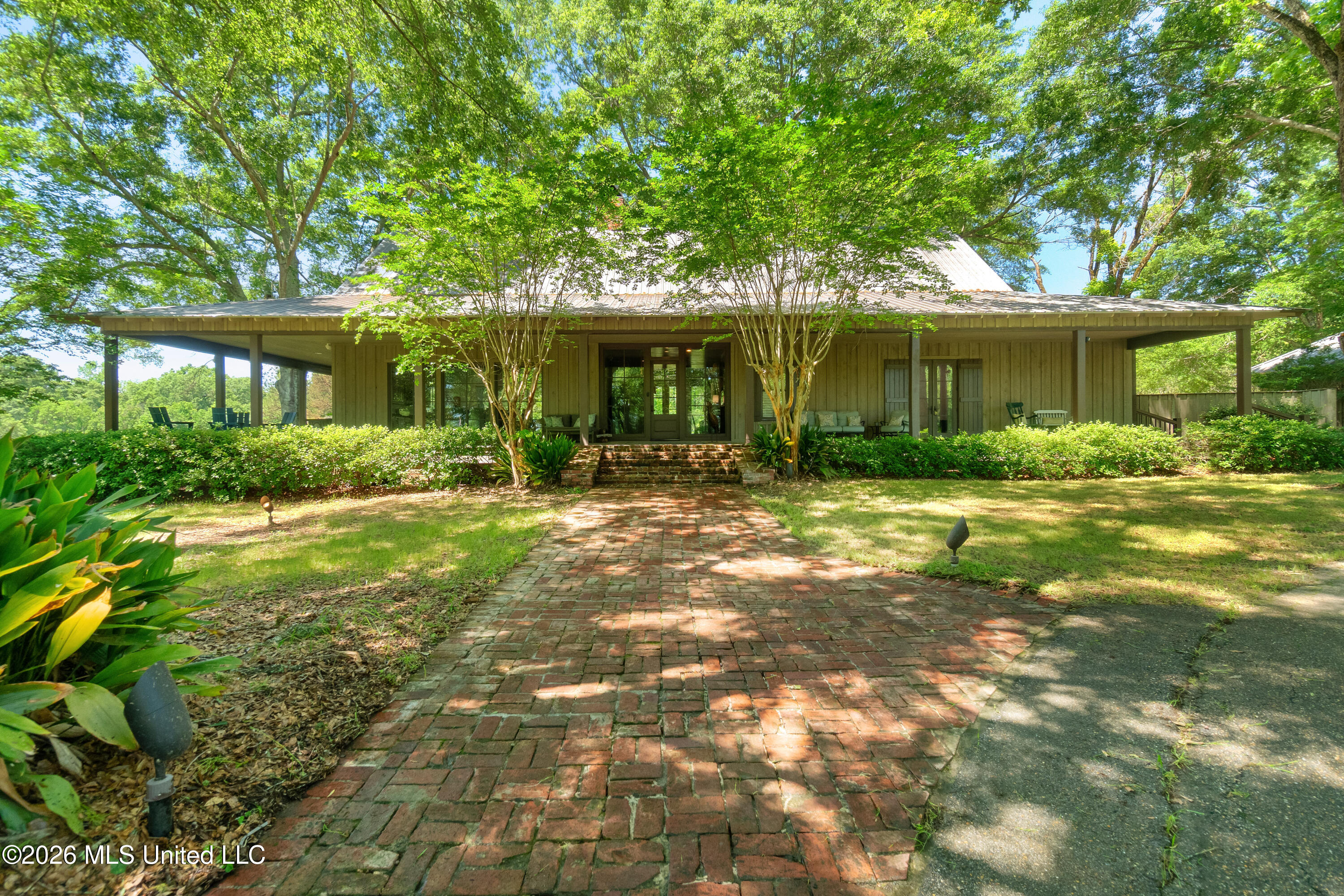 5844 N Williamsburg Road Property Photo 11