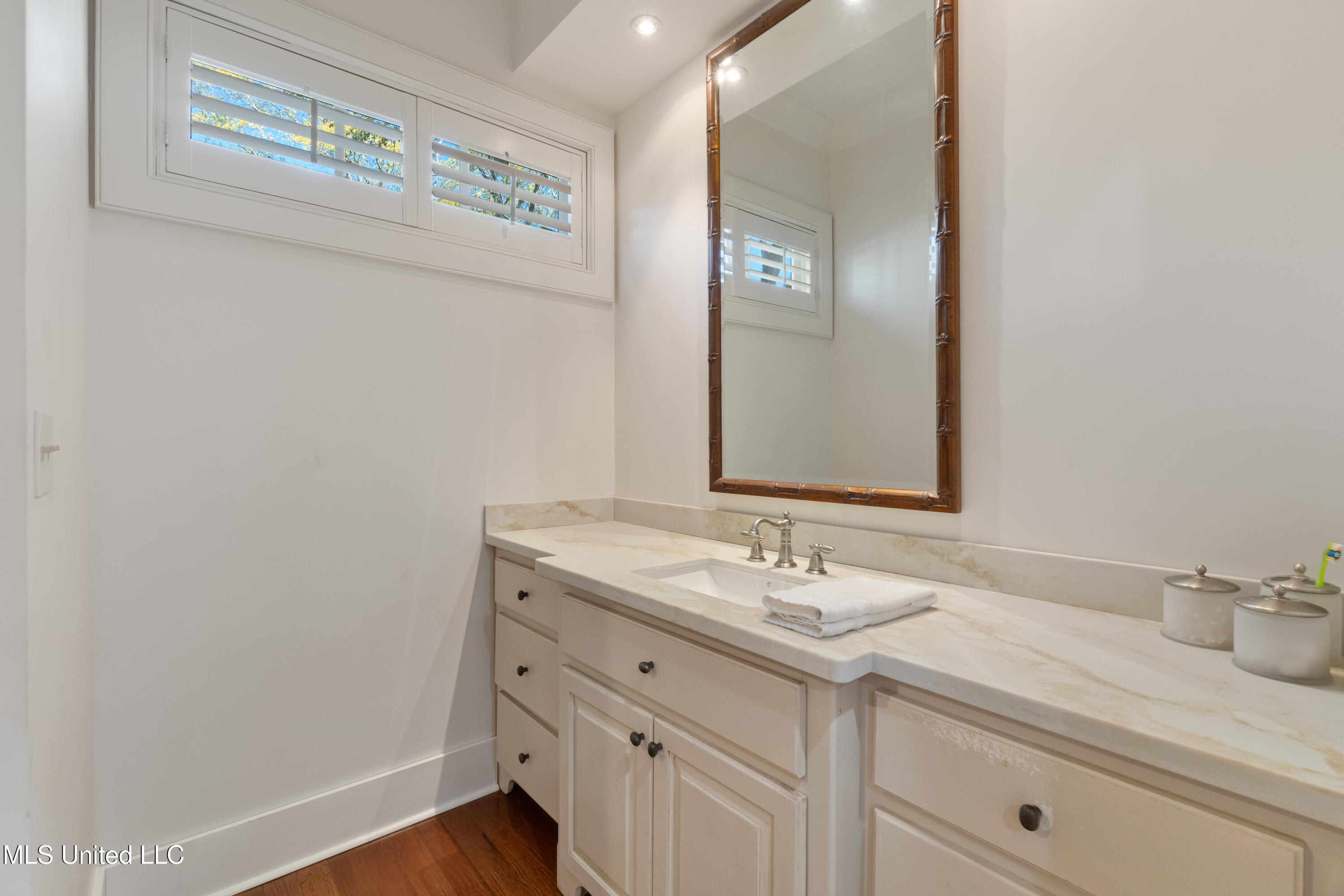 5844 N Williamsburg Road Property Photo 37