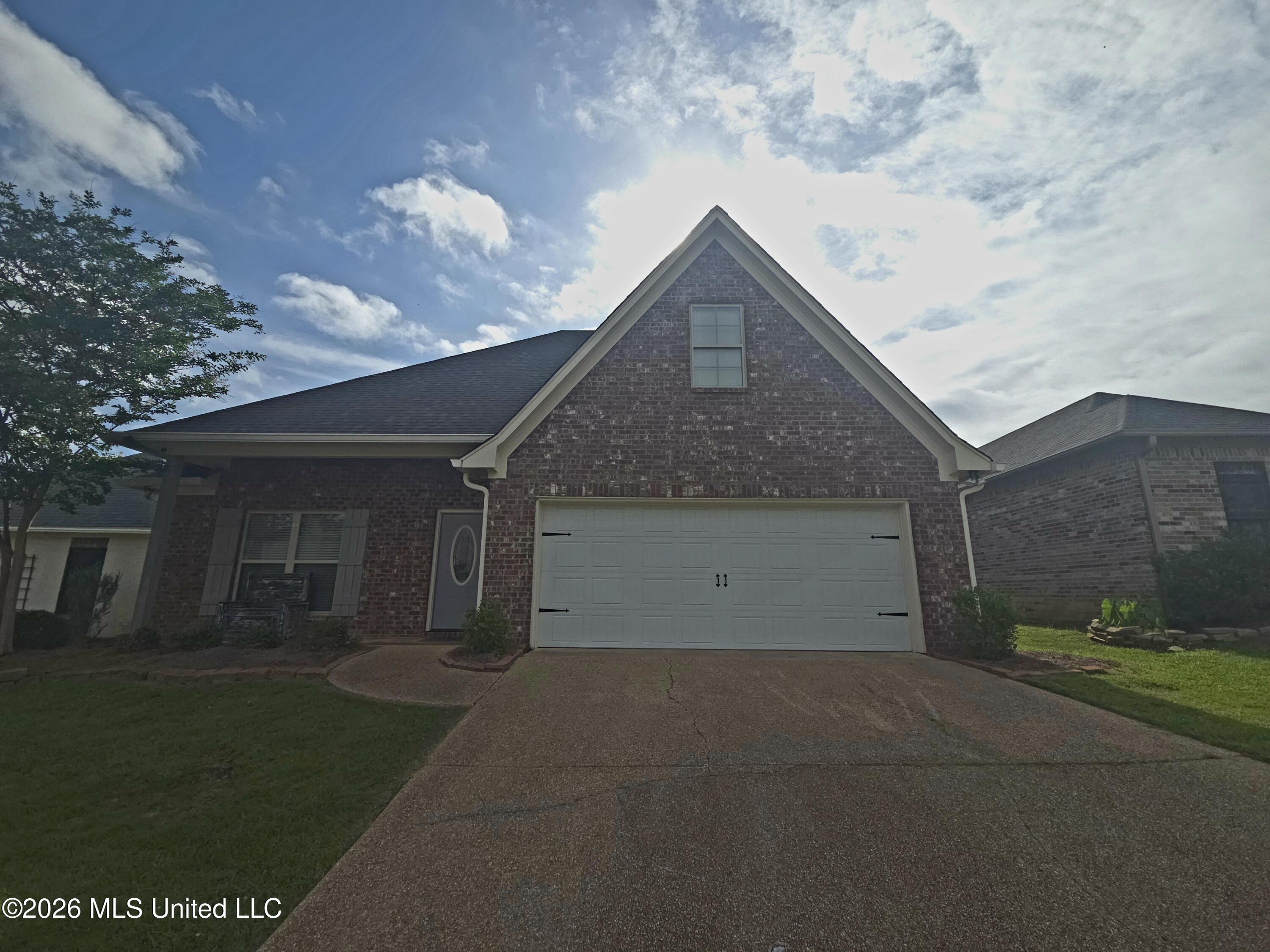 305 Flagstone Drive Property Photo 2