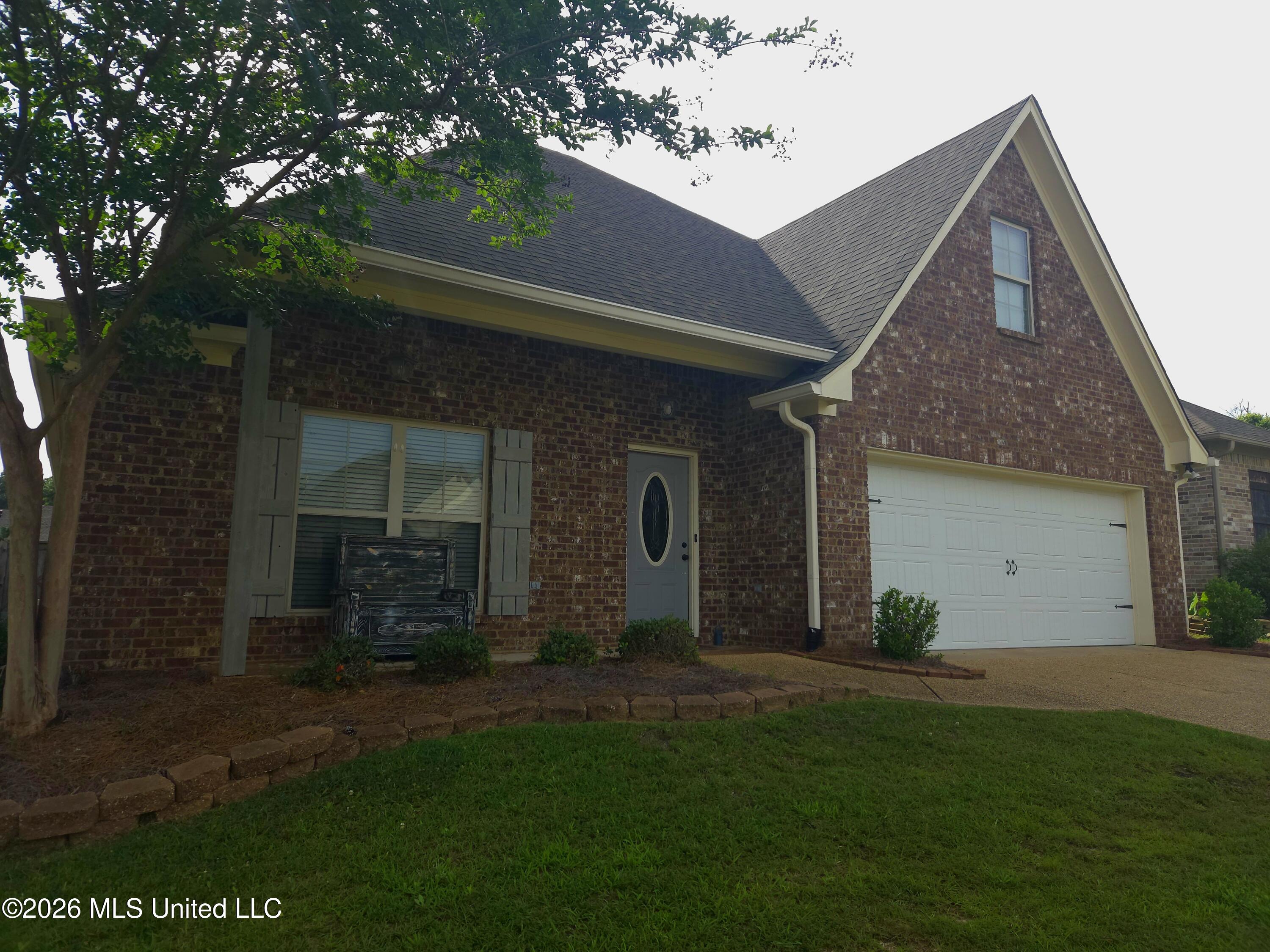 305 Flagstone Drive Property Photo 3