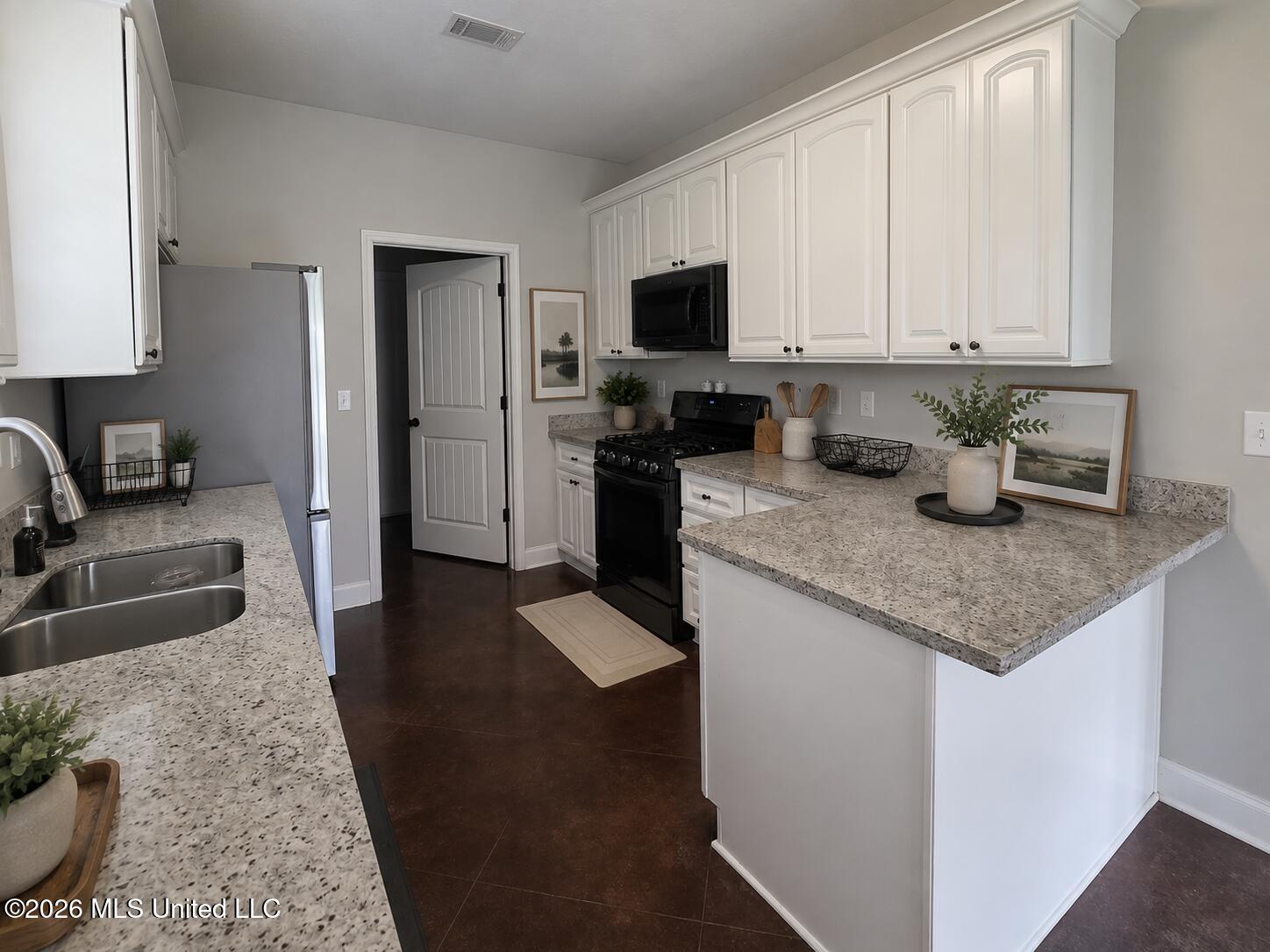 305 Flagstone Drive Property Photo 11