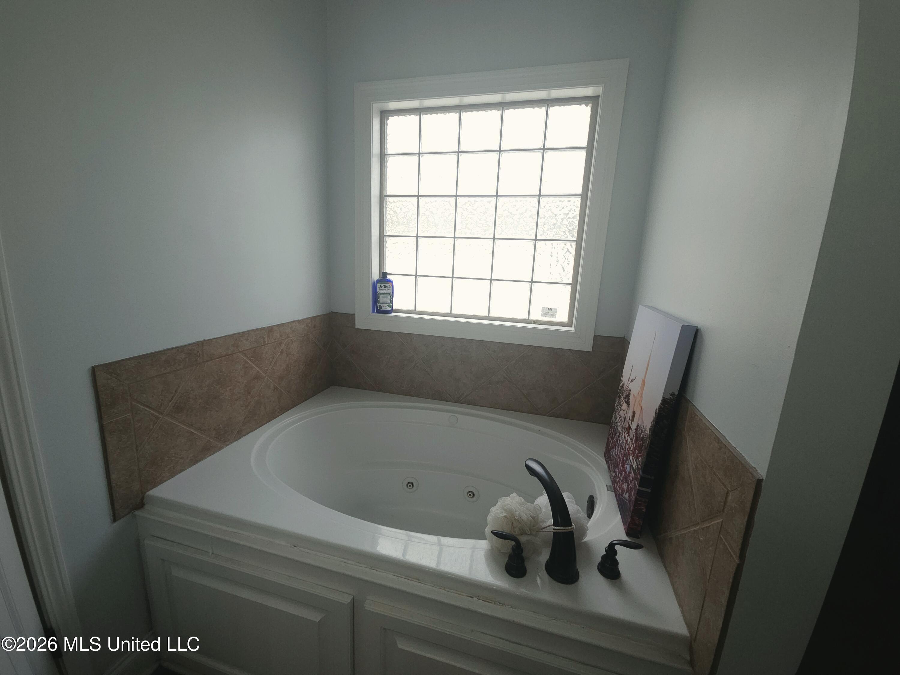 305 Flagstone Drive Property Photo 17