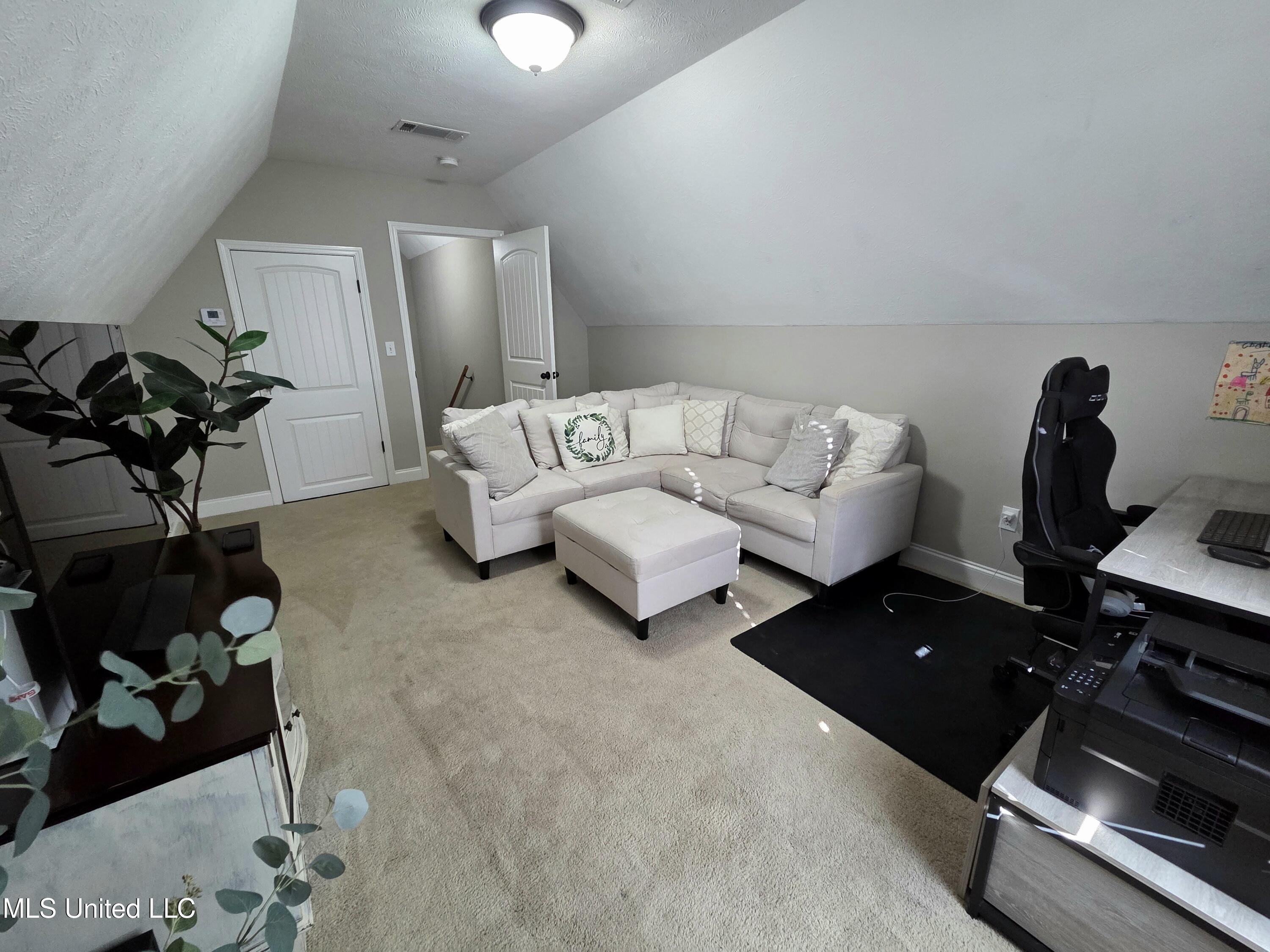305 Flagstone Drive Property Photo 21