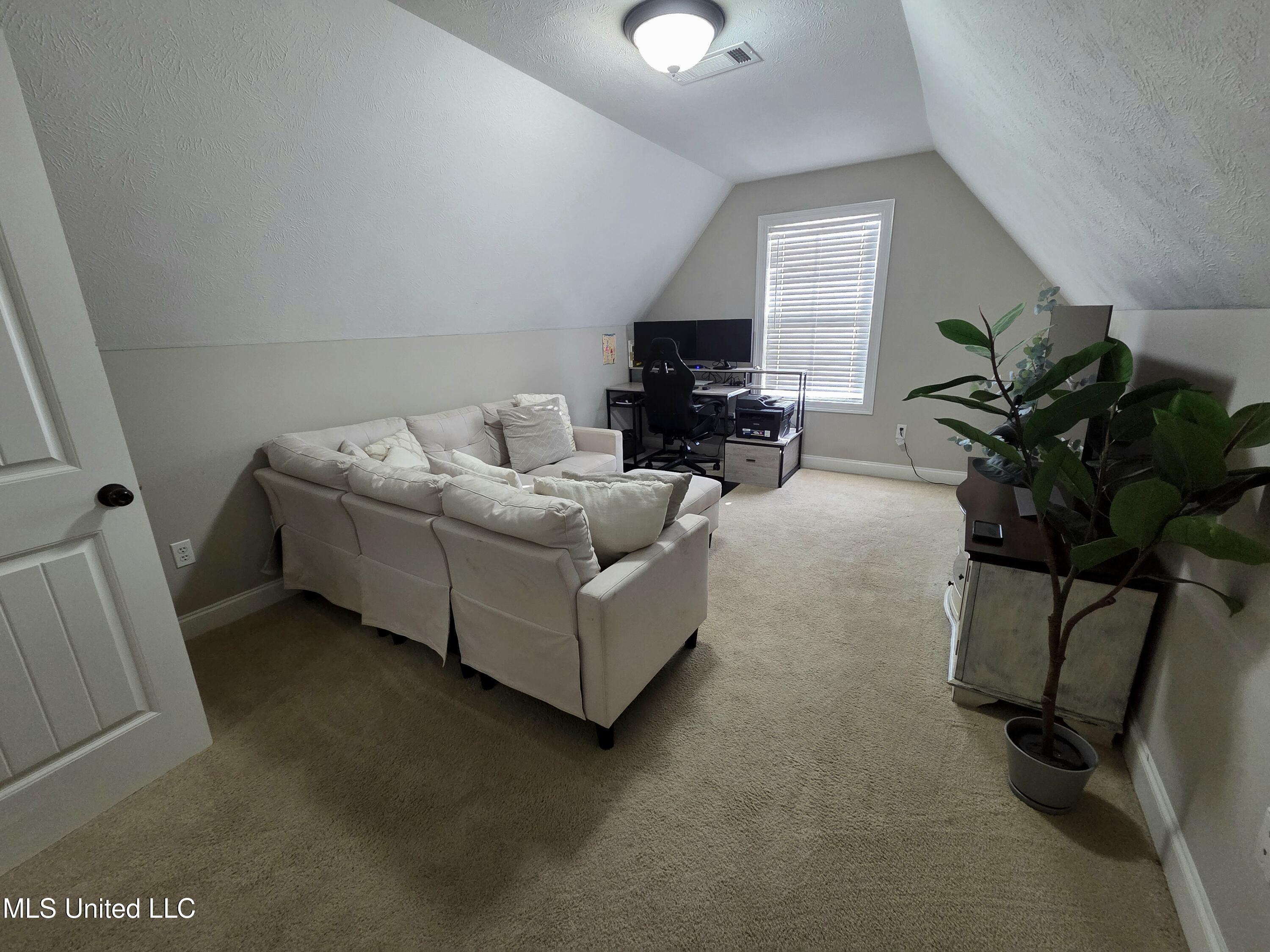 305 Flagstone Drive Property Photo 22
