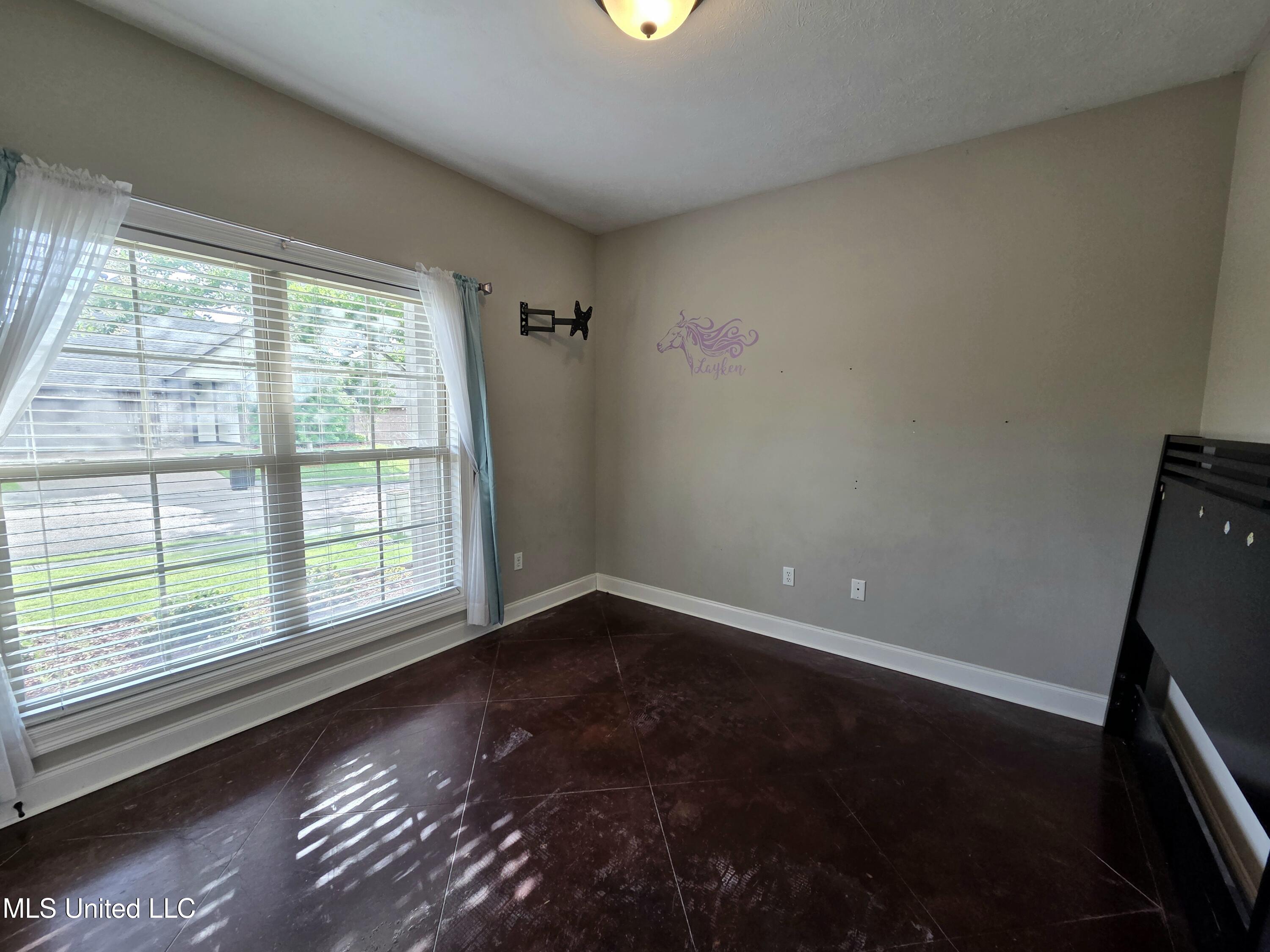 305 Flagstone Drive Property Photo 24