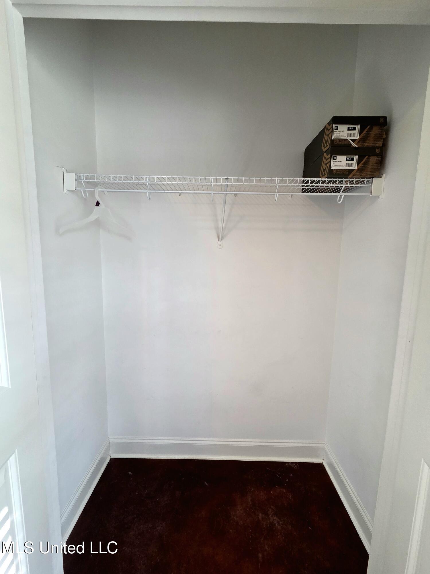 305 Flagstone Drive Property Photo 25
