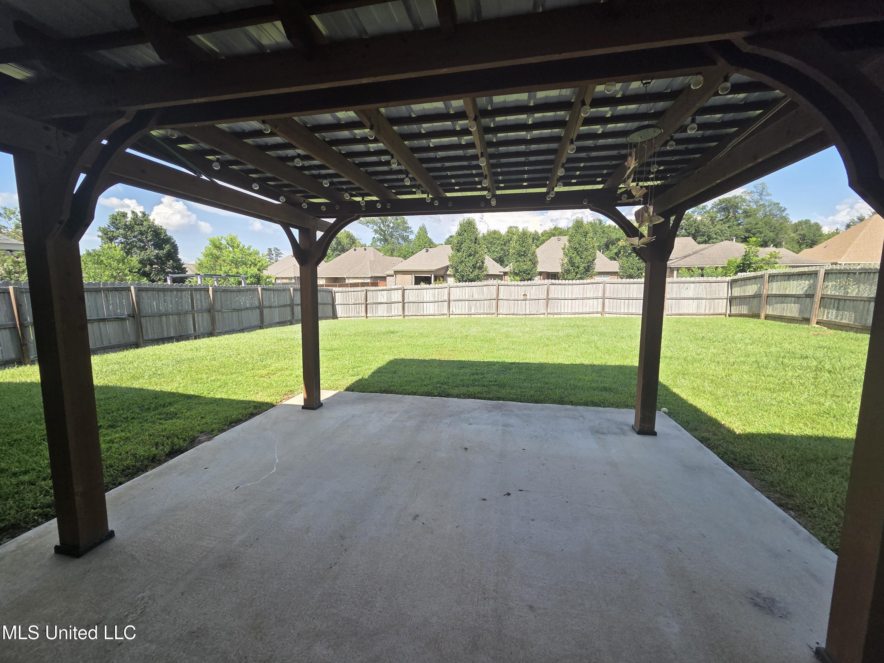 305 Flagstone Drive Property Photo 28