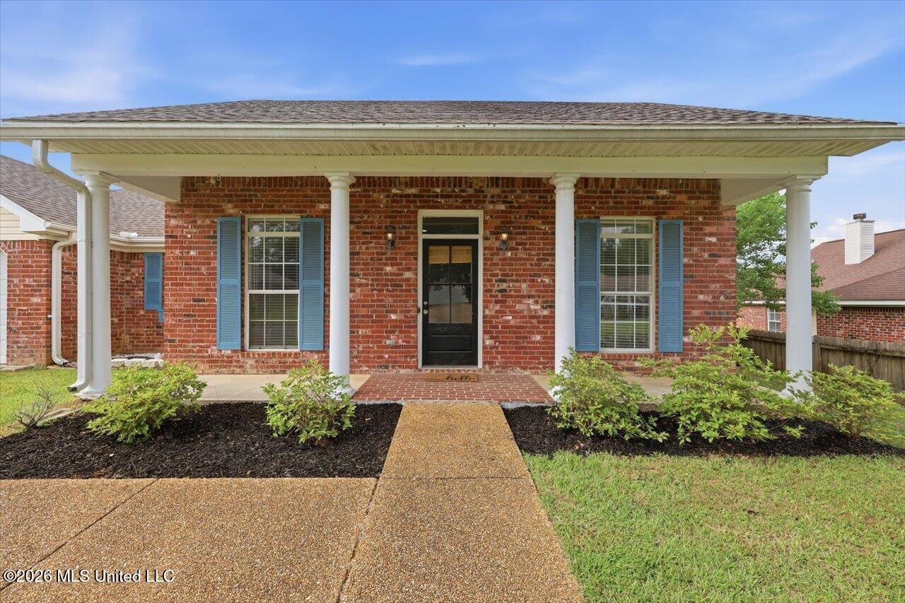 102 Oak Leaf Way Property Photo 4