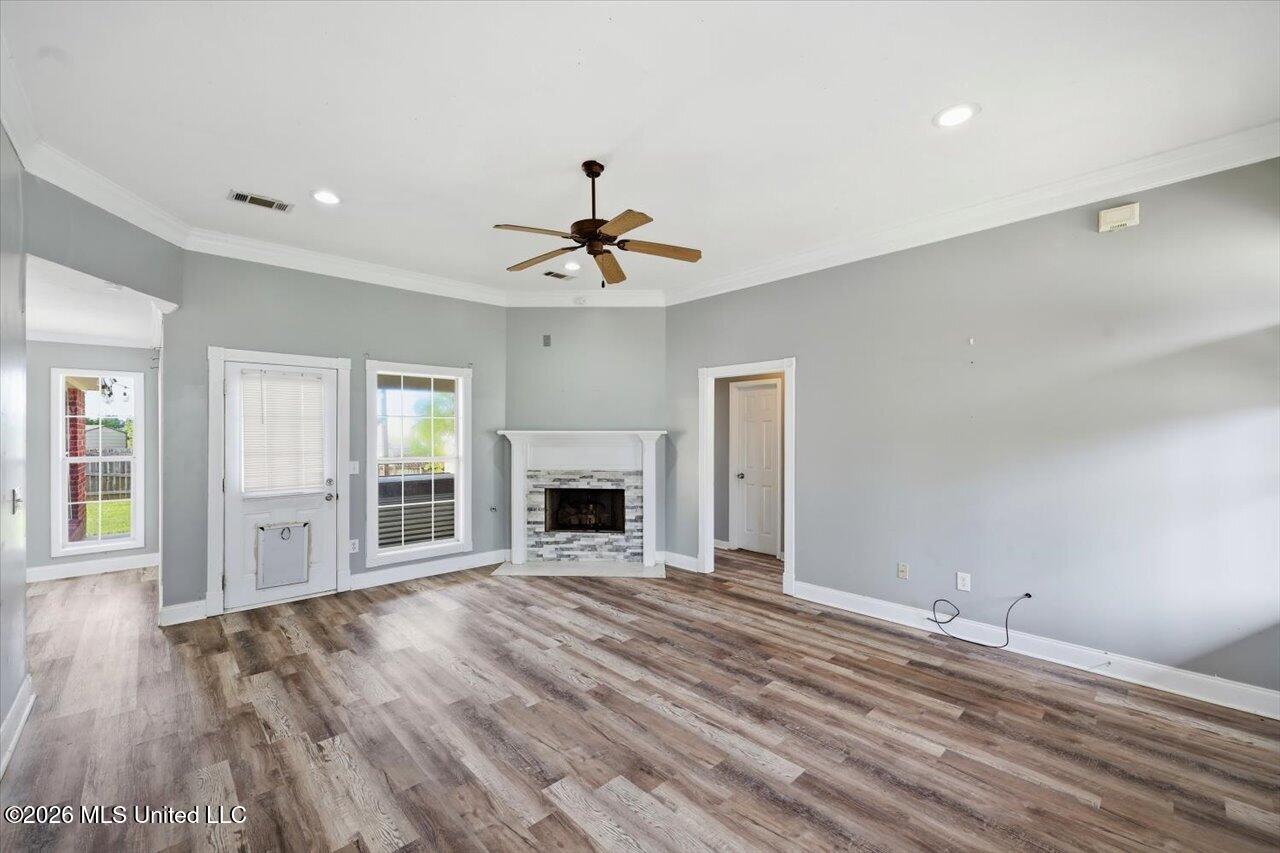 102 Oak Leaf Way Property Photo 6