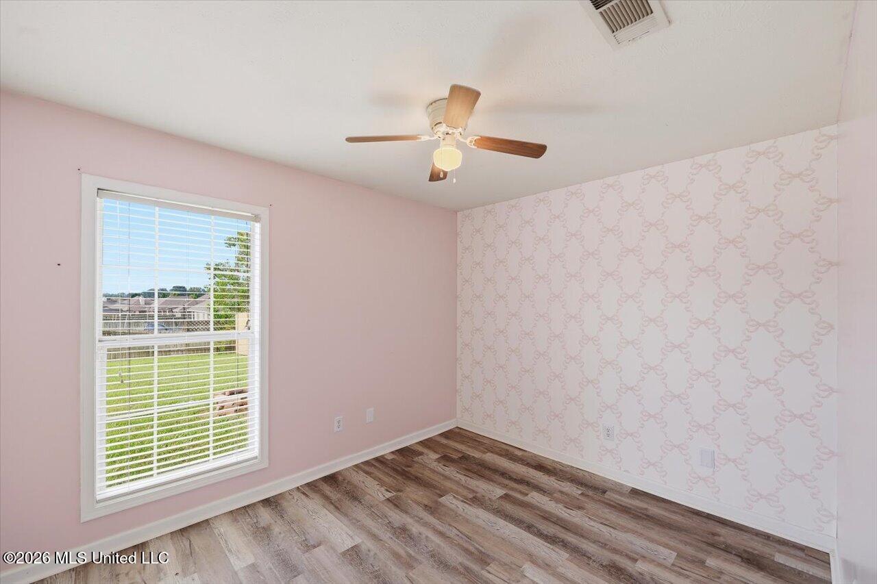 102 Oak Leaf Way Property Photo 22