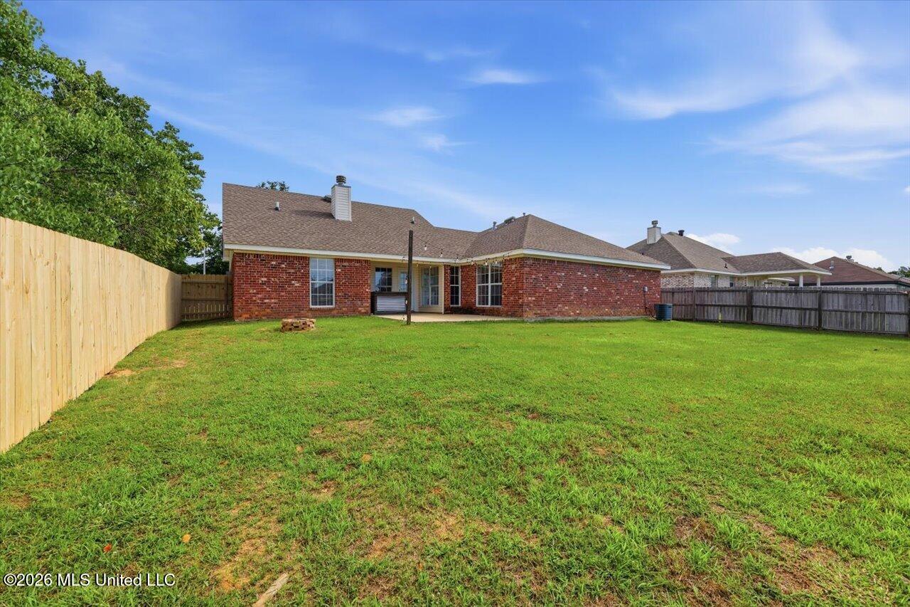 102 Oak Leaf Way Property Photo 25