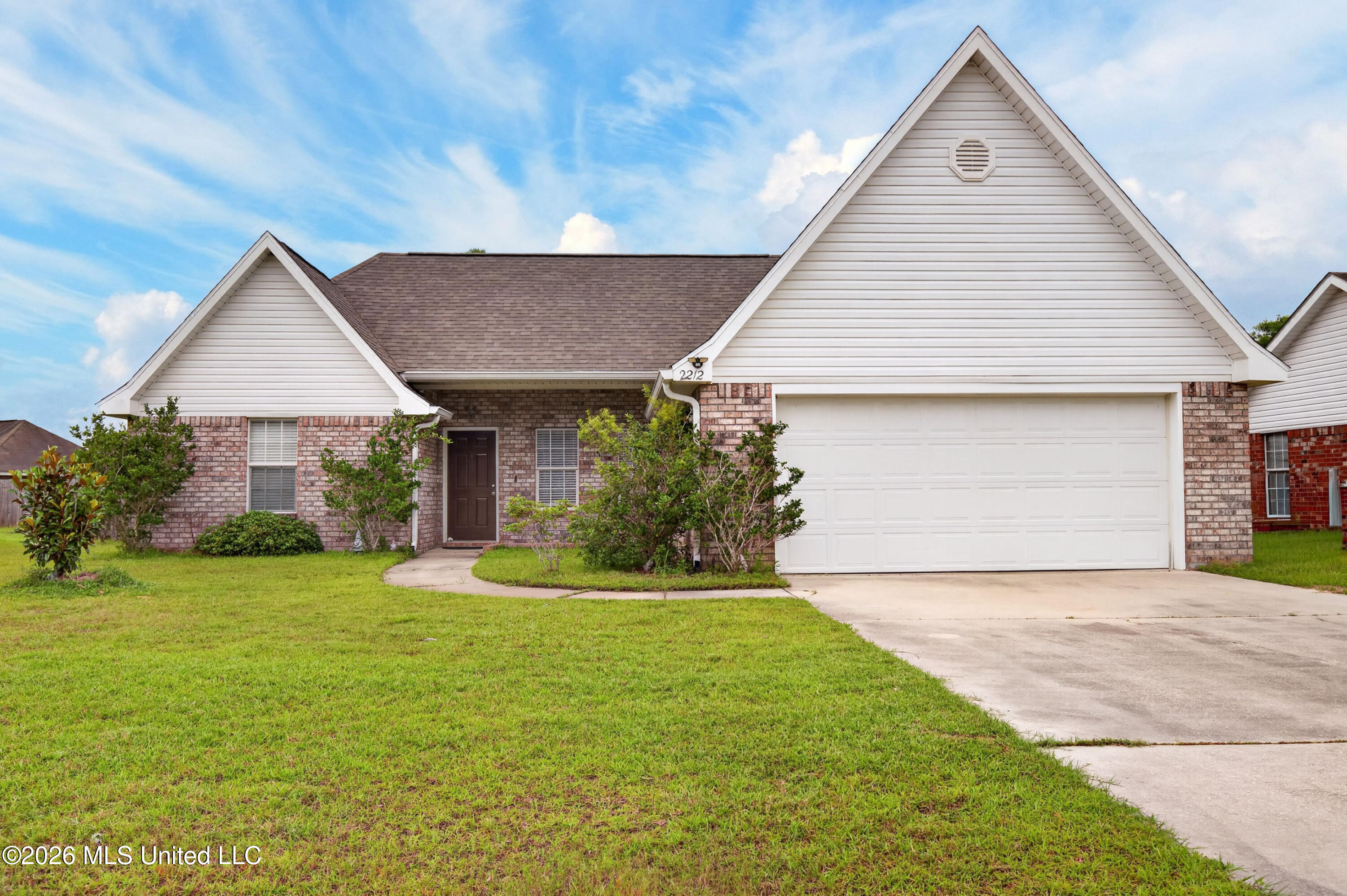 2212 Paula Circle Property Photo 1