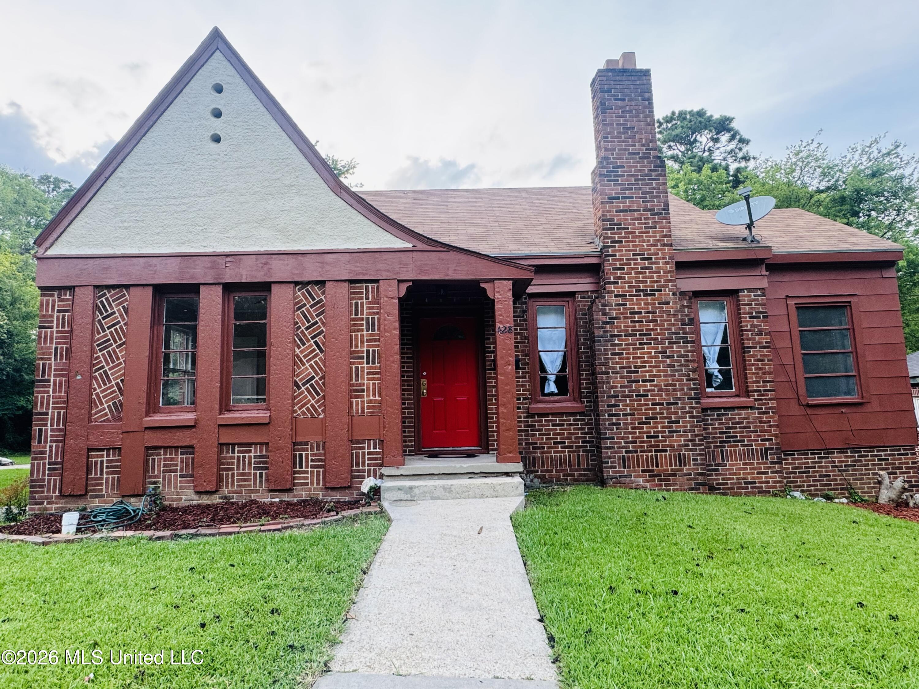428 Decelle Street Property Photo 1