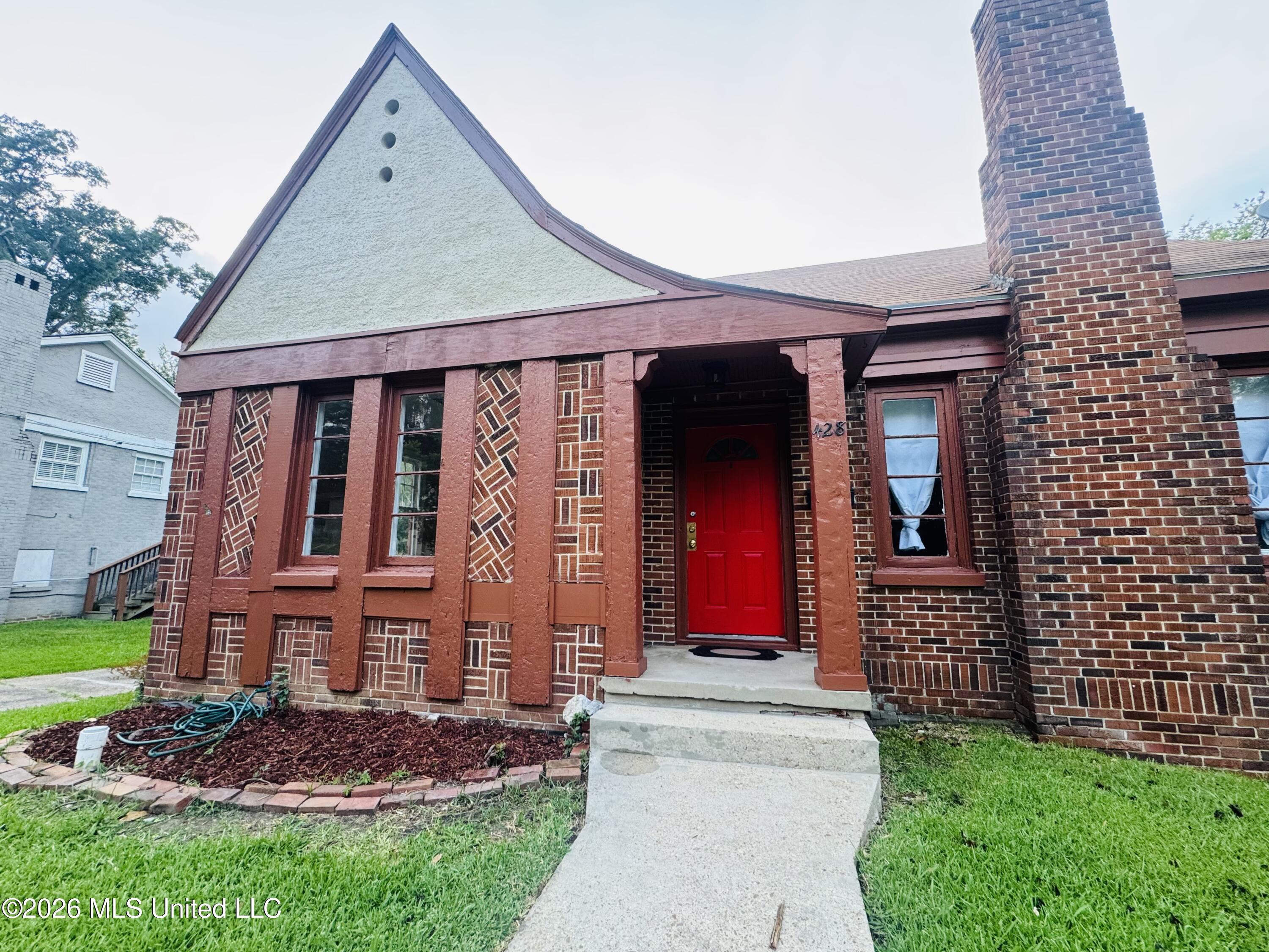 428 Decelle Street Property Photo 2