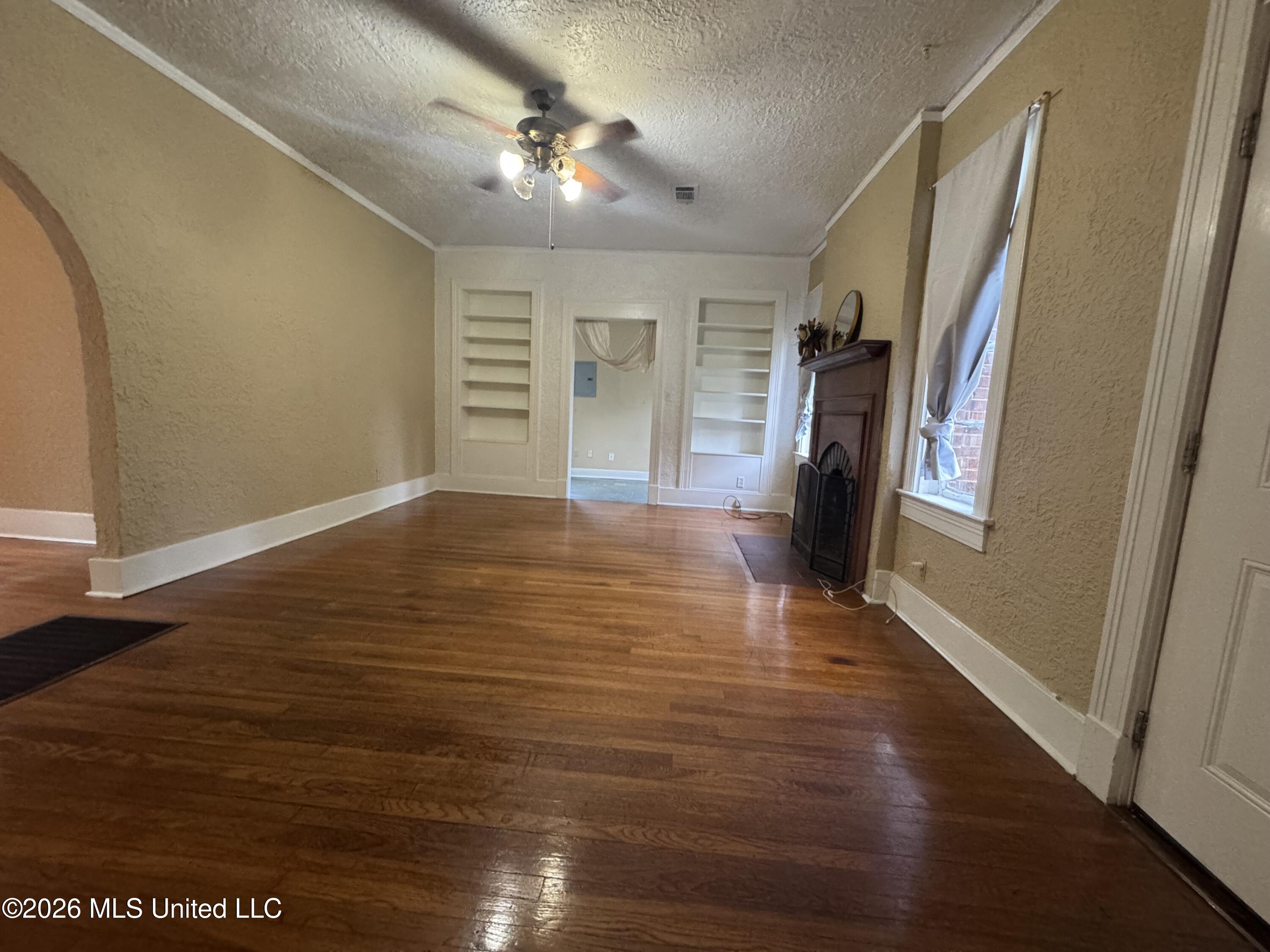 428 Decelle Street Property Photo 5