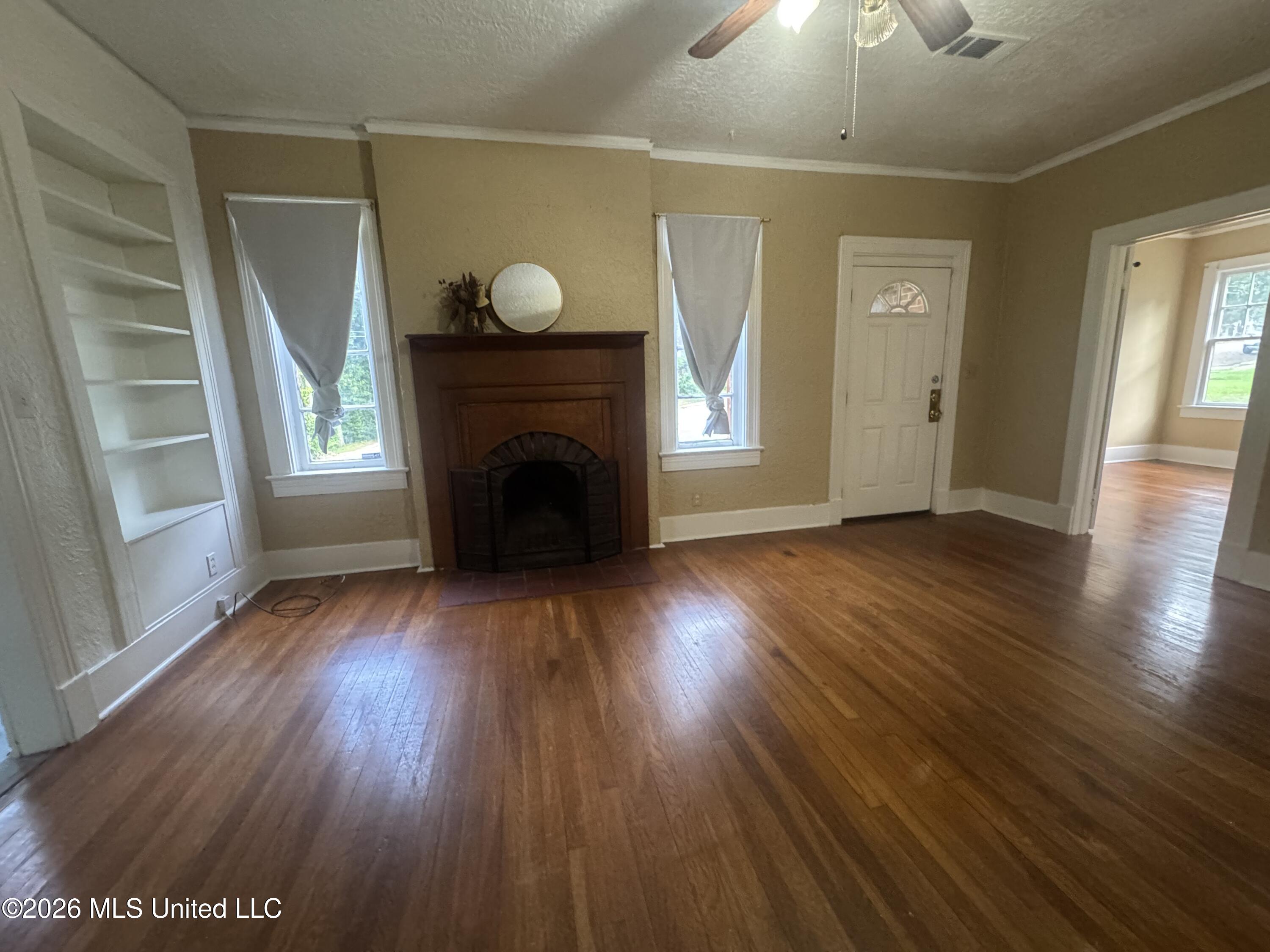428 Decelle Street Property Photo 6