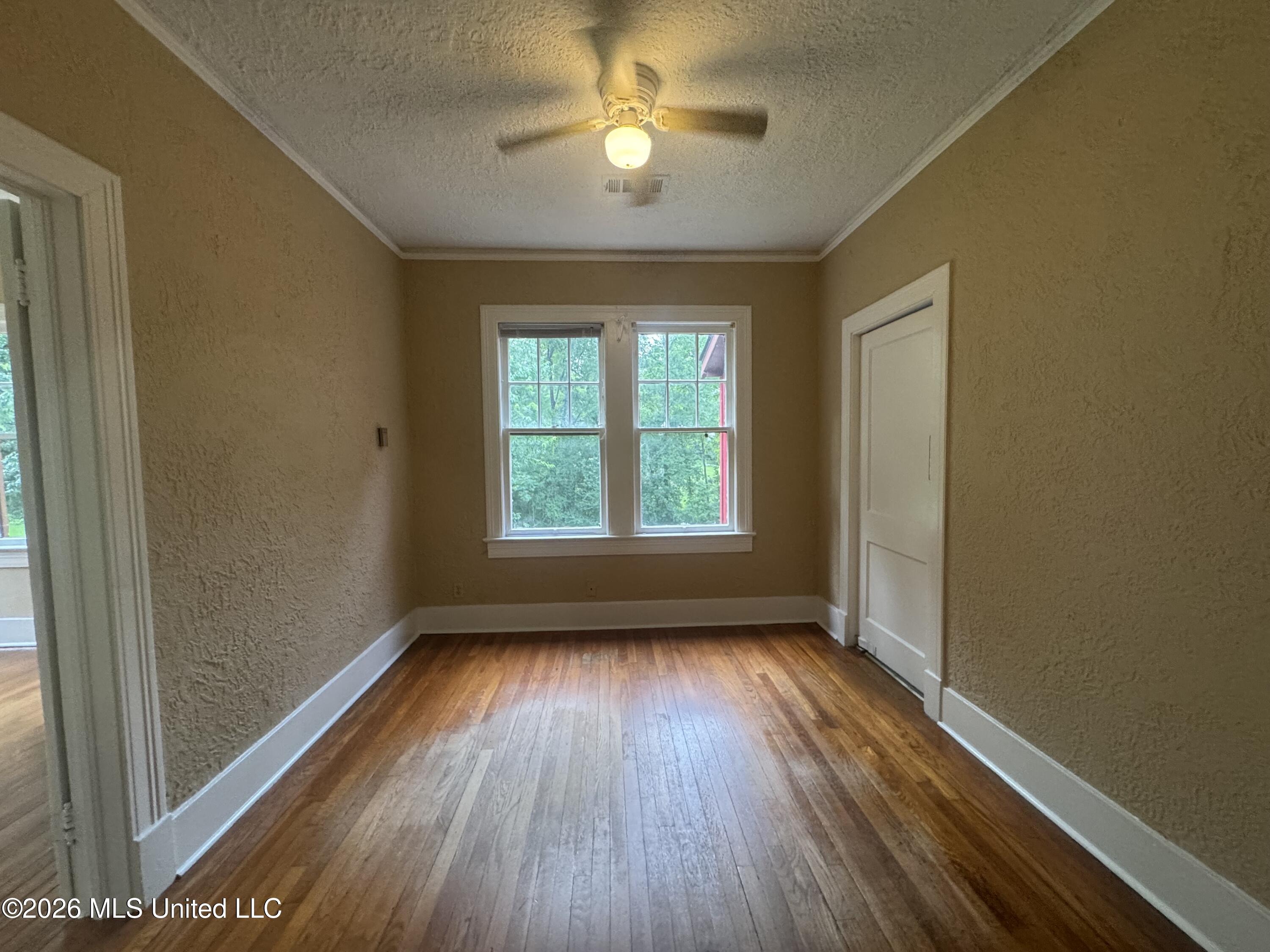 428 Decelle Street Property Photo 8