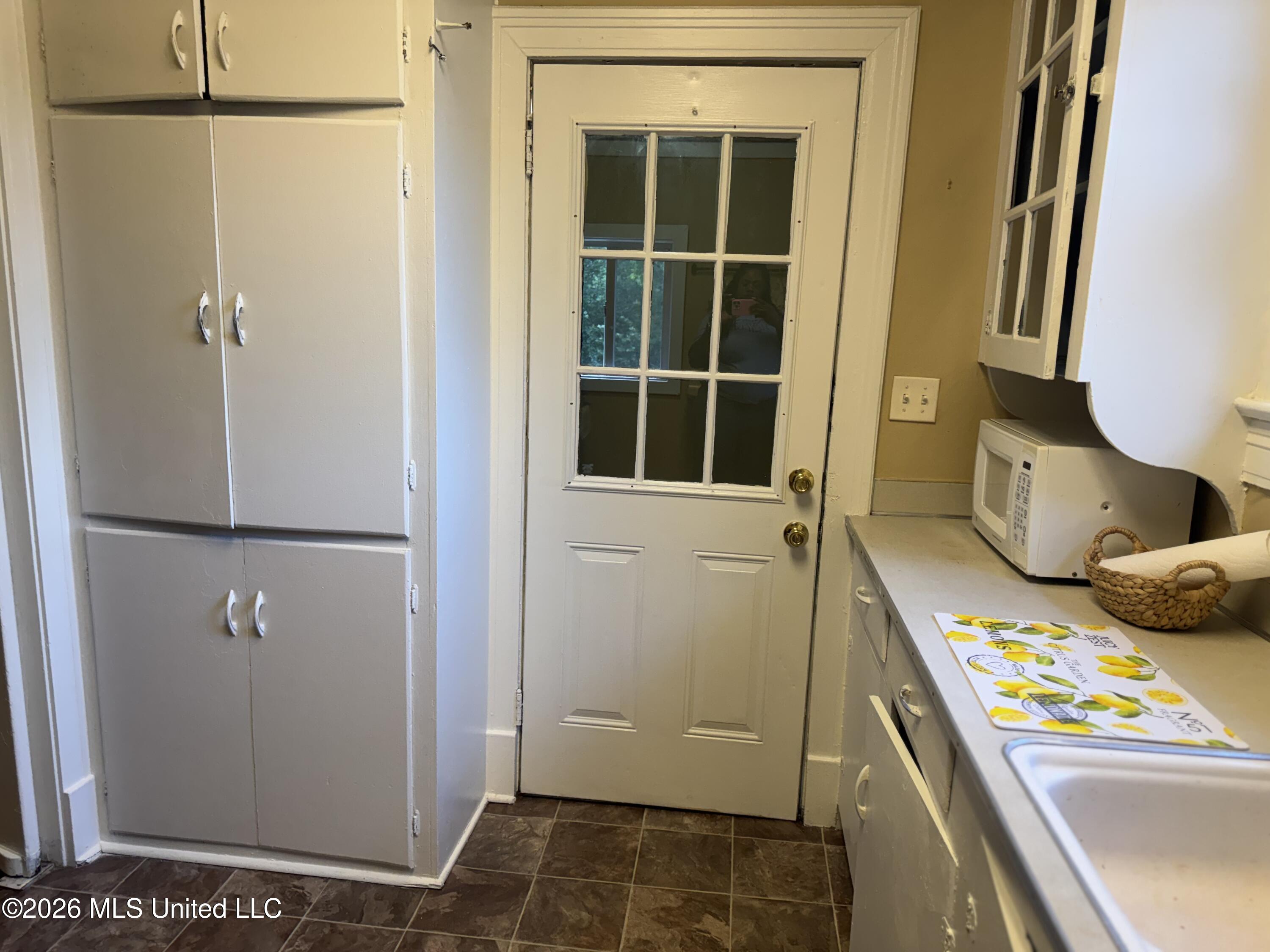 428 Decelle Street Property Photo 11