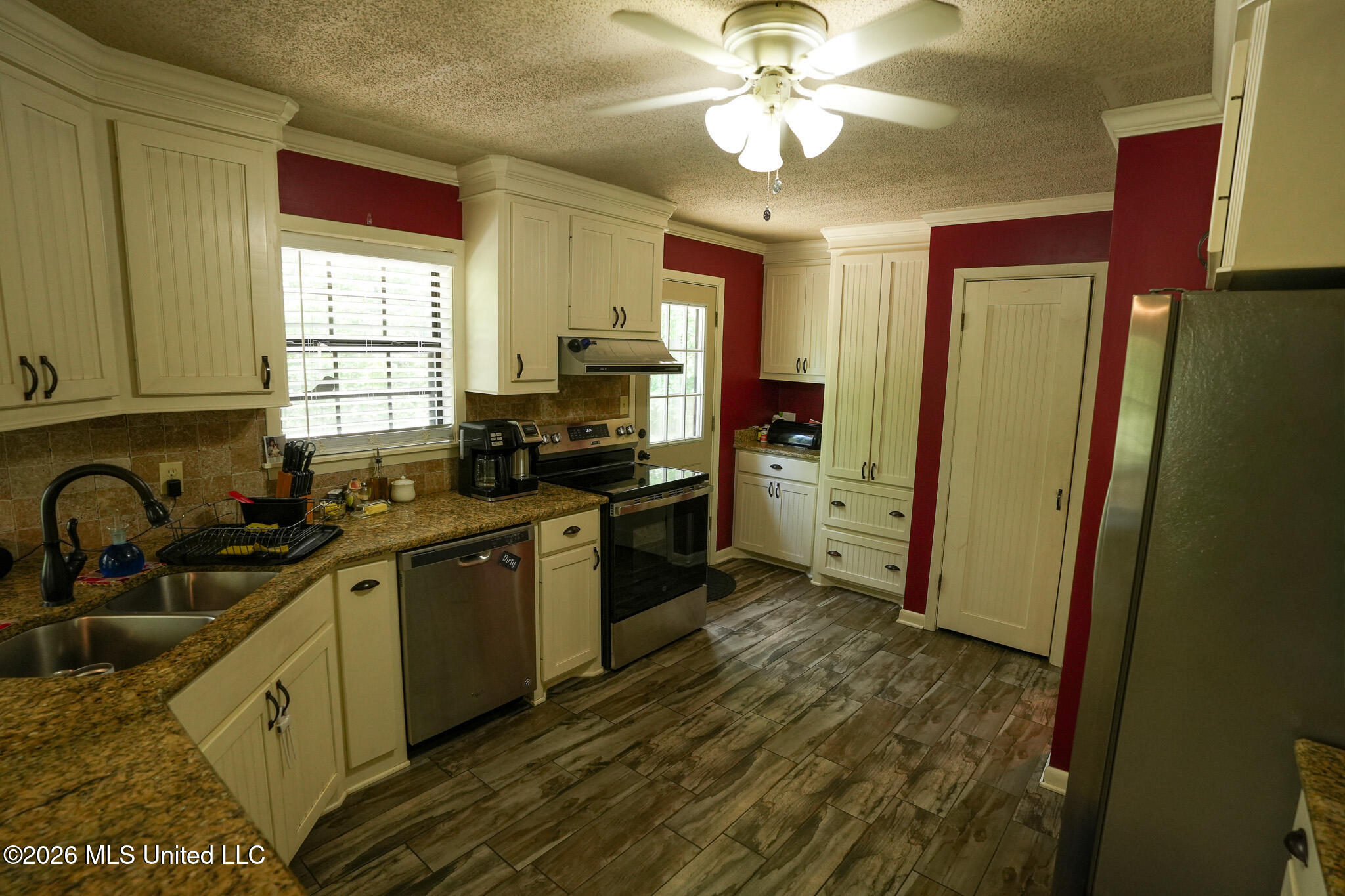 2069 County Road 316 Property Photo 10