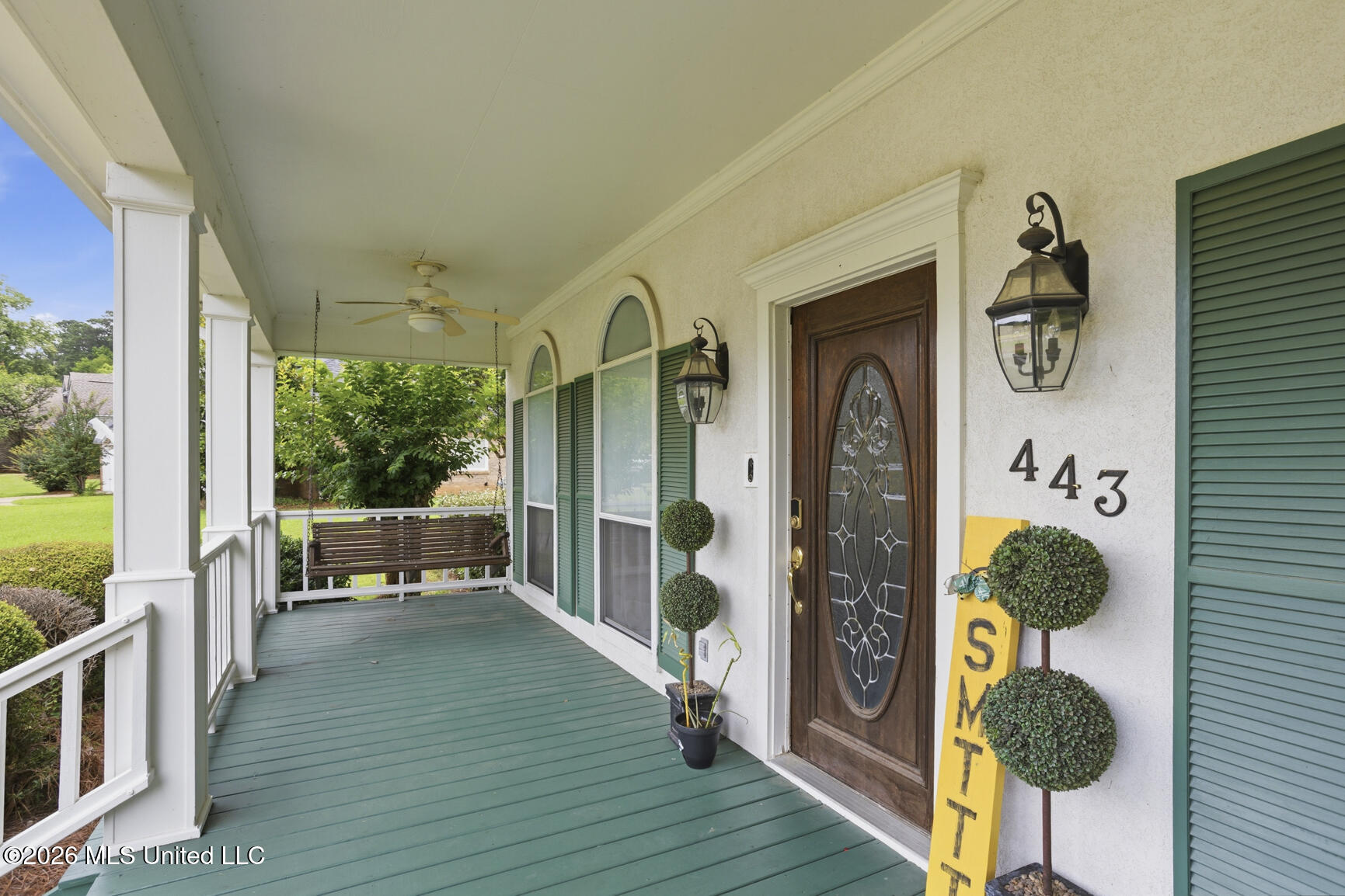 443 Woodlands Circle Property Photo 3