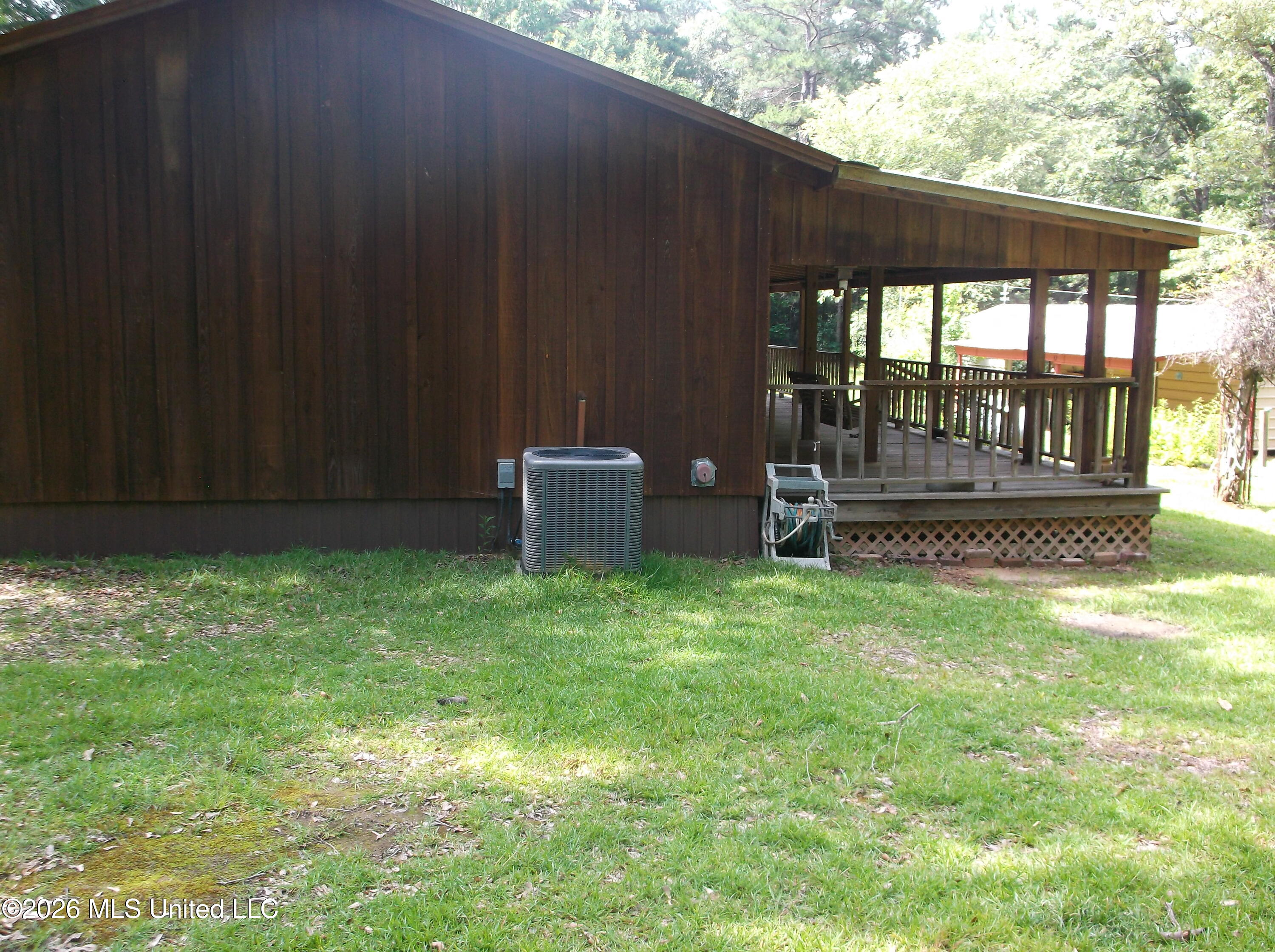 1090 Moak Road Property Photo 4