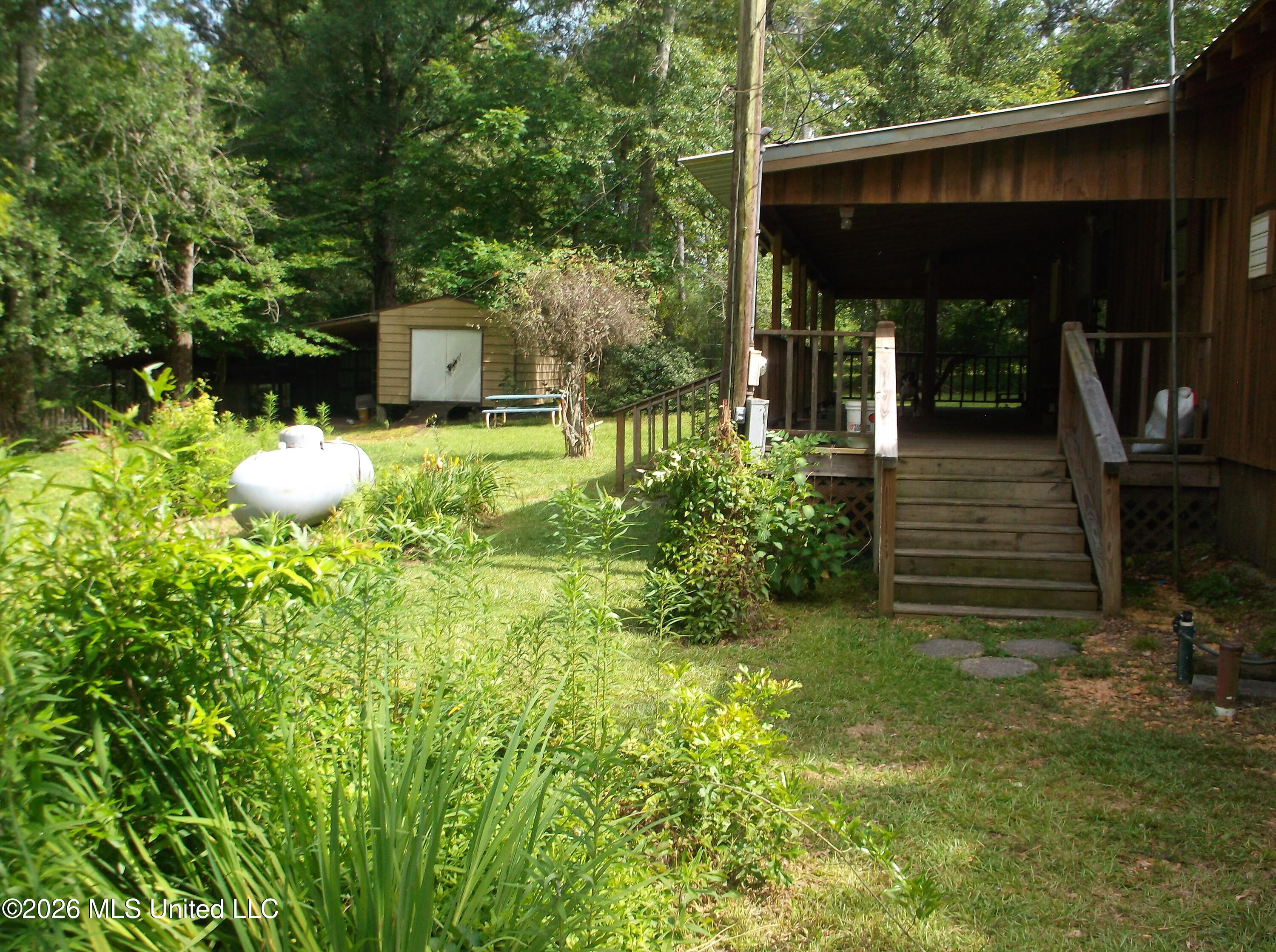 1090 Moak Road Property Photo 9
