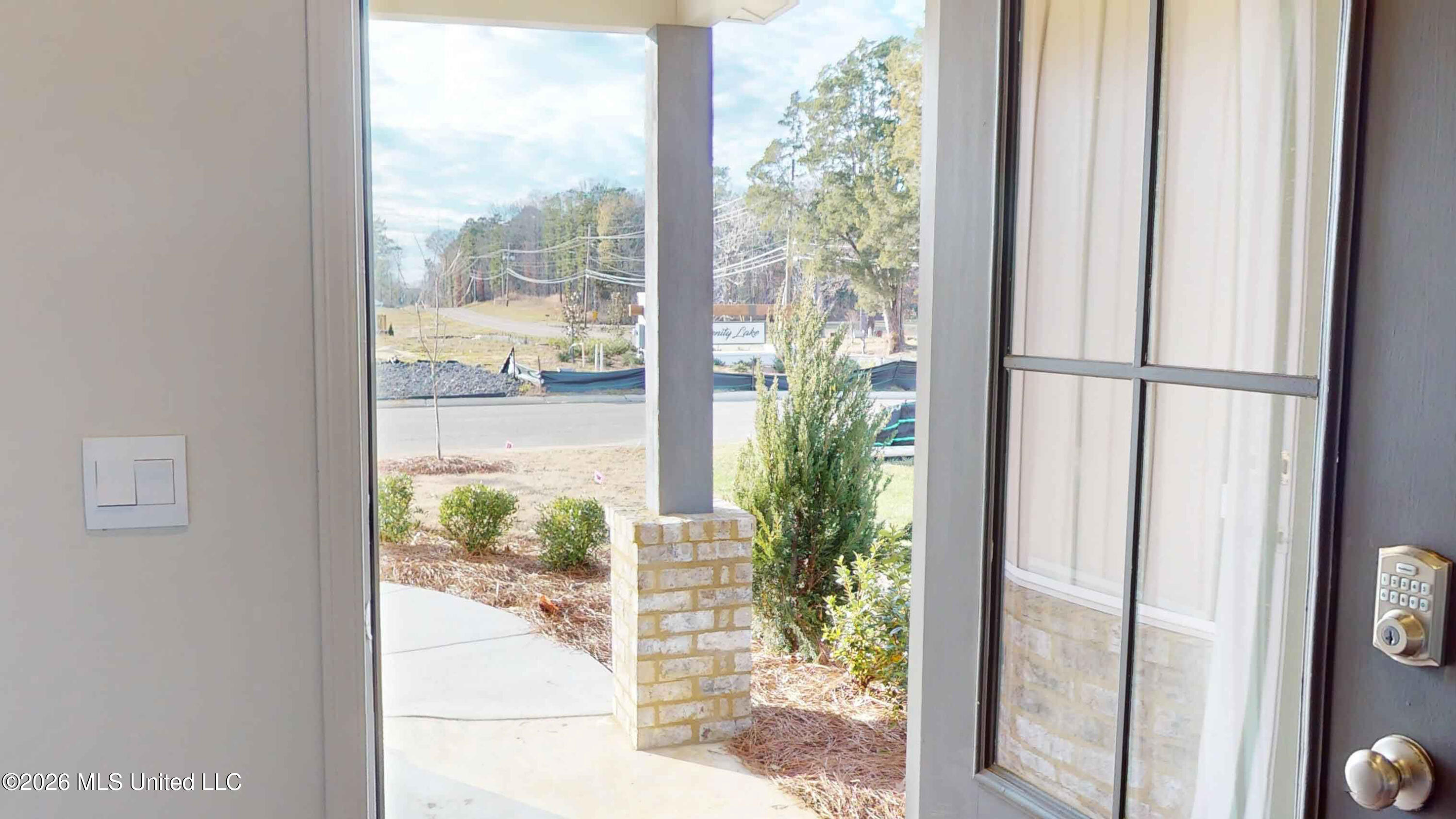 605 Teal Cove Property Photo 2
