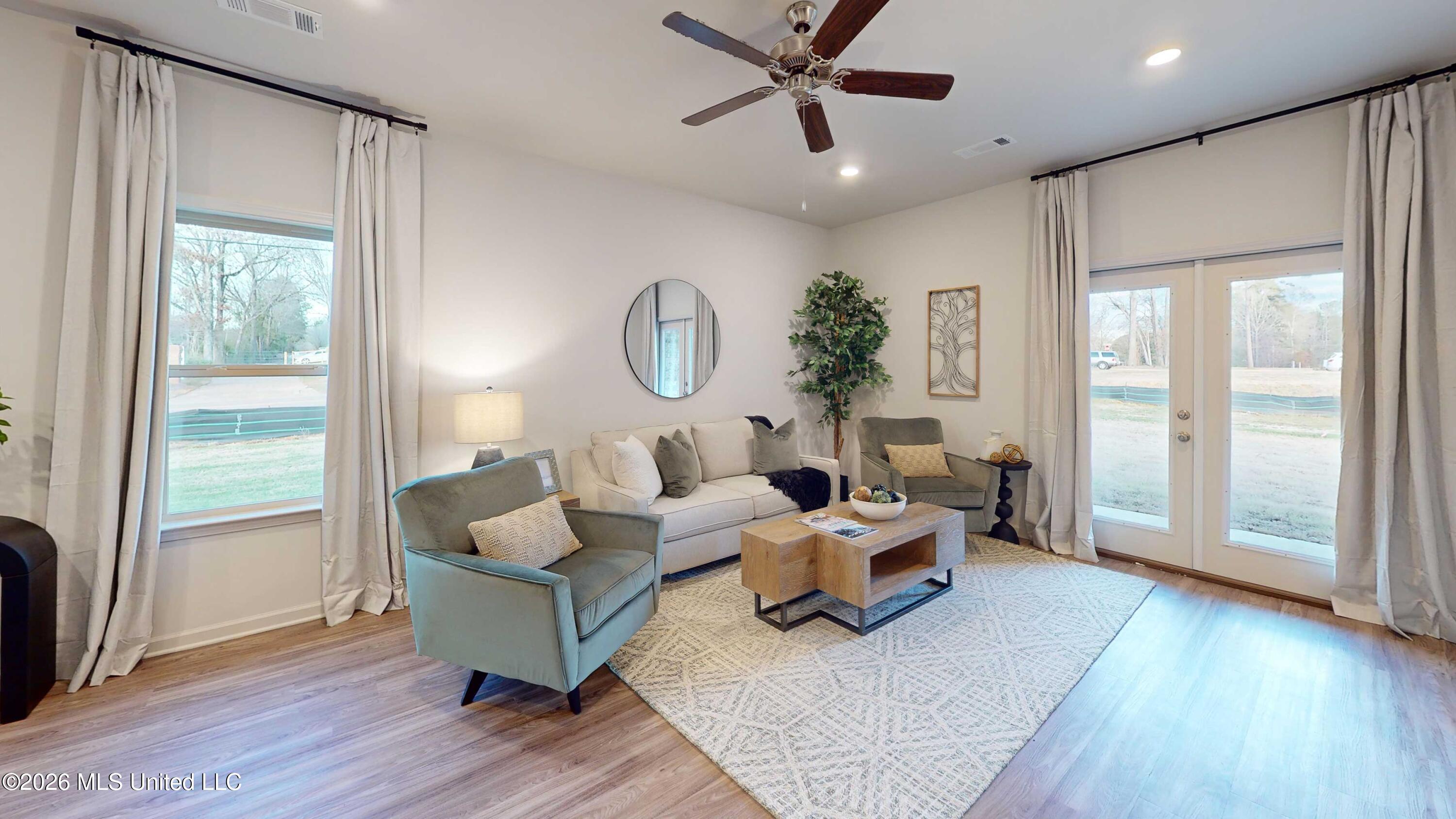 605 Teal Cove Property Photo 9