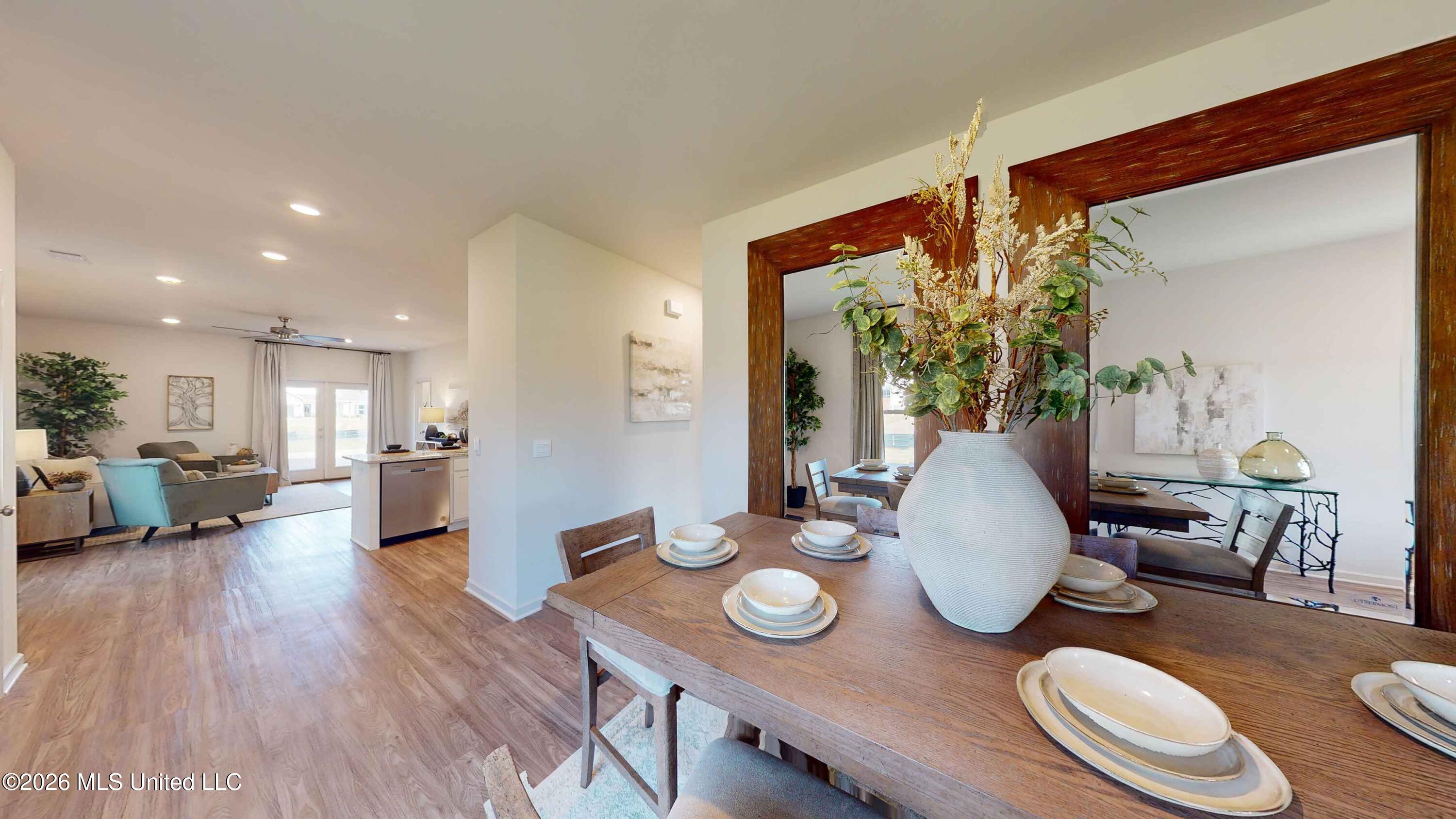 609 Teal Cove Property Photo 6