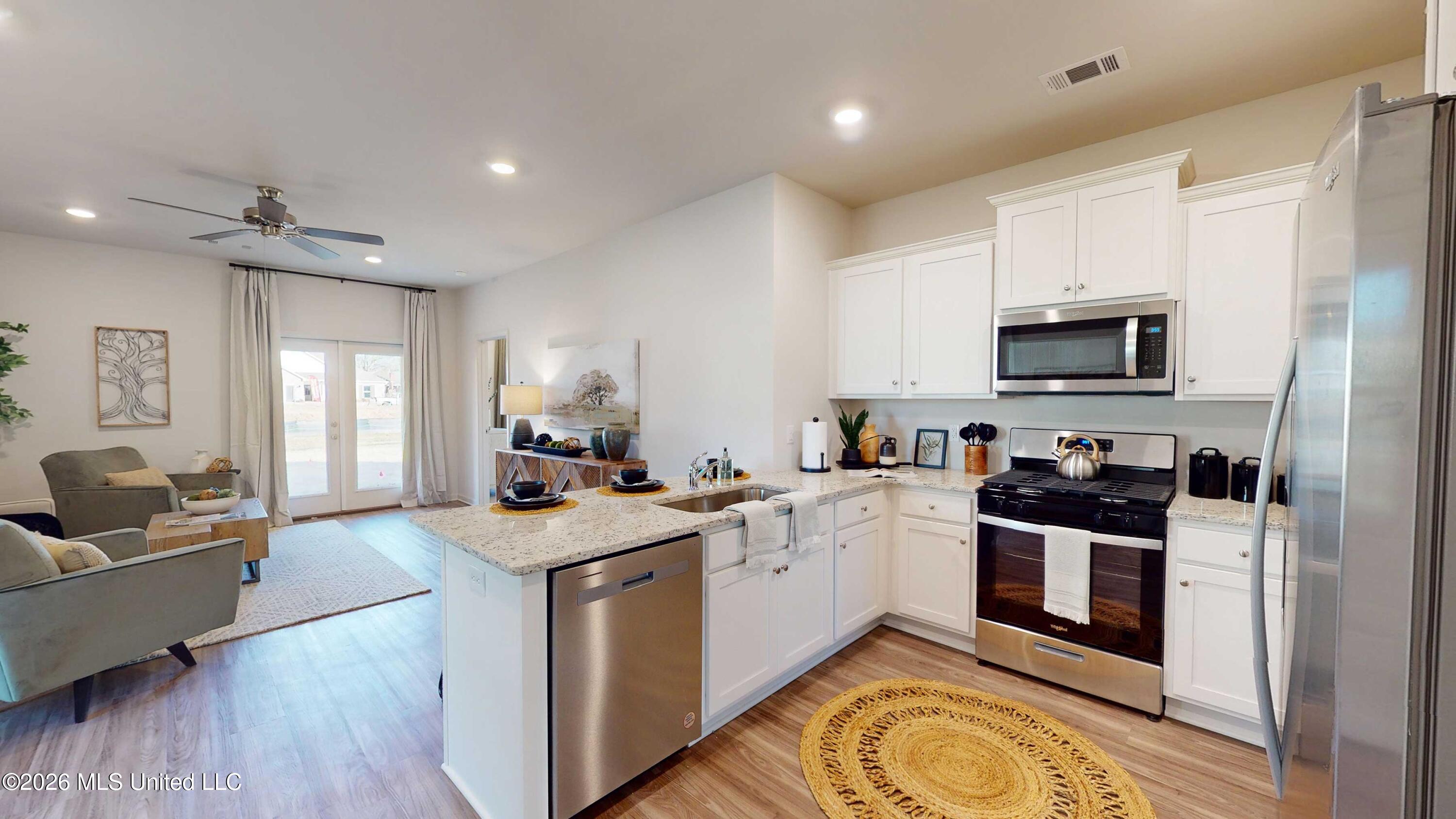 609 Teal Cove Property Photo 16
