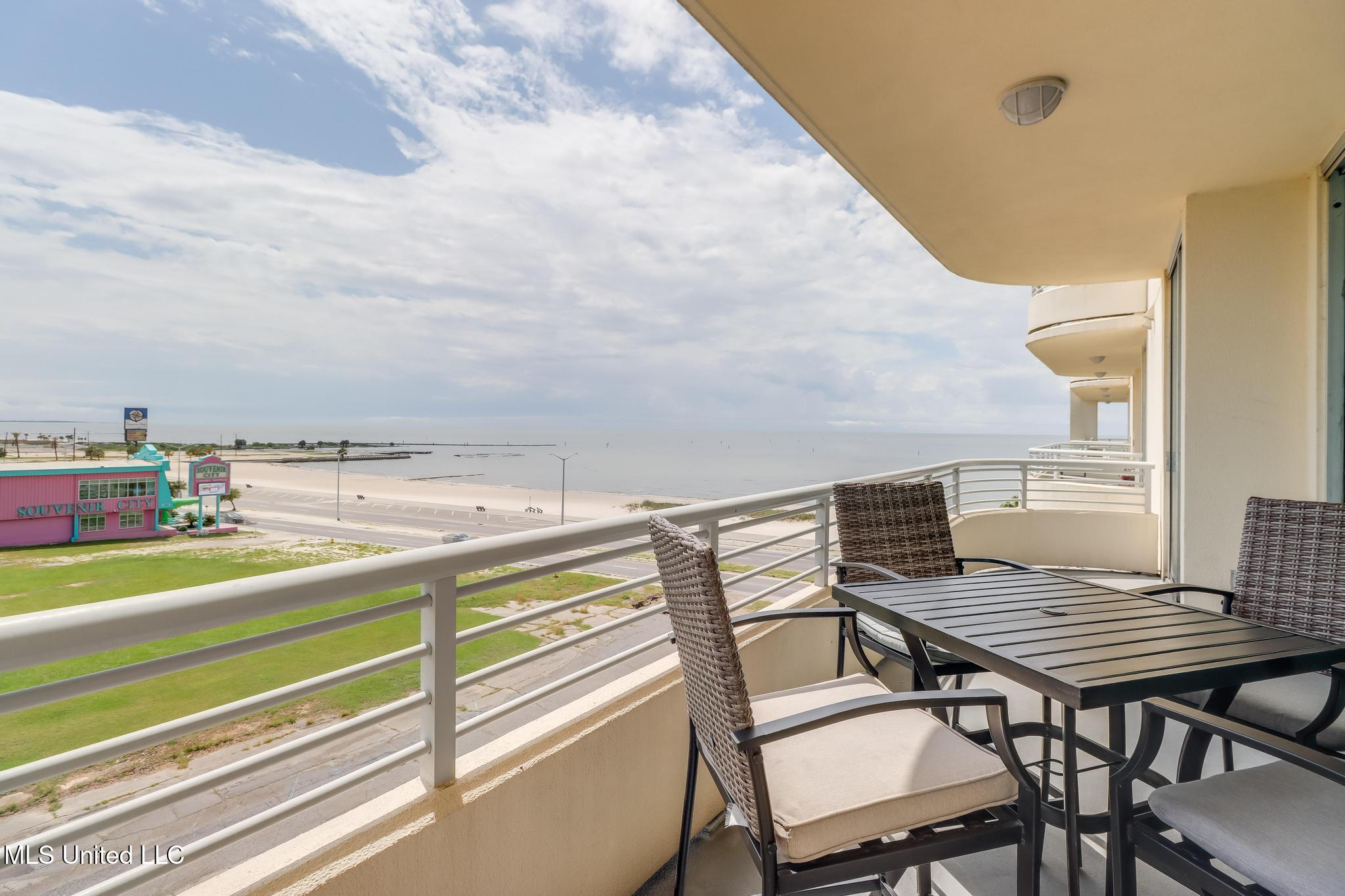 2060 Beach Boulevard Property Photo 3