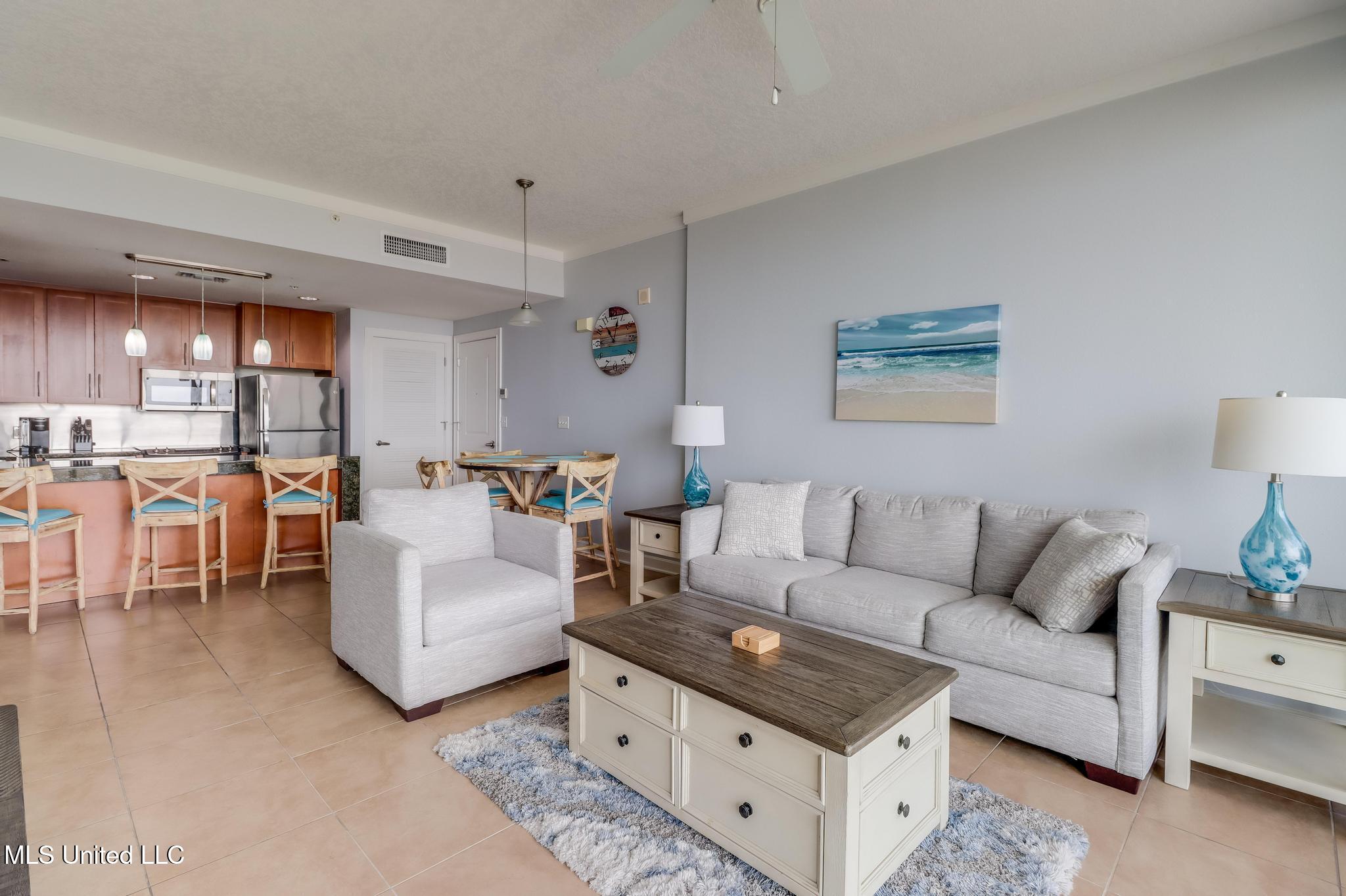 2060 Beach Boulevard Property Photo 4