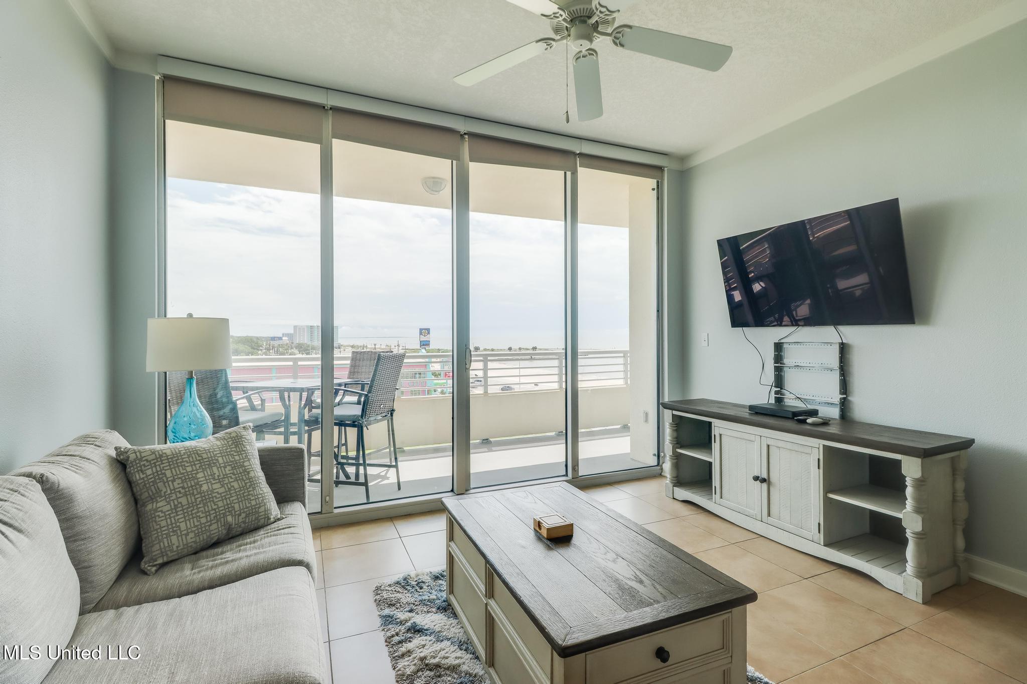 2060 Beach Boulevard Property Photo 6