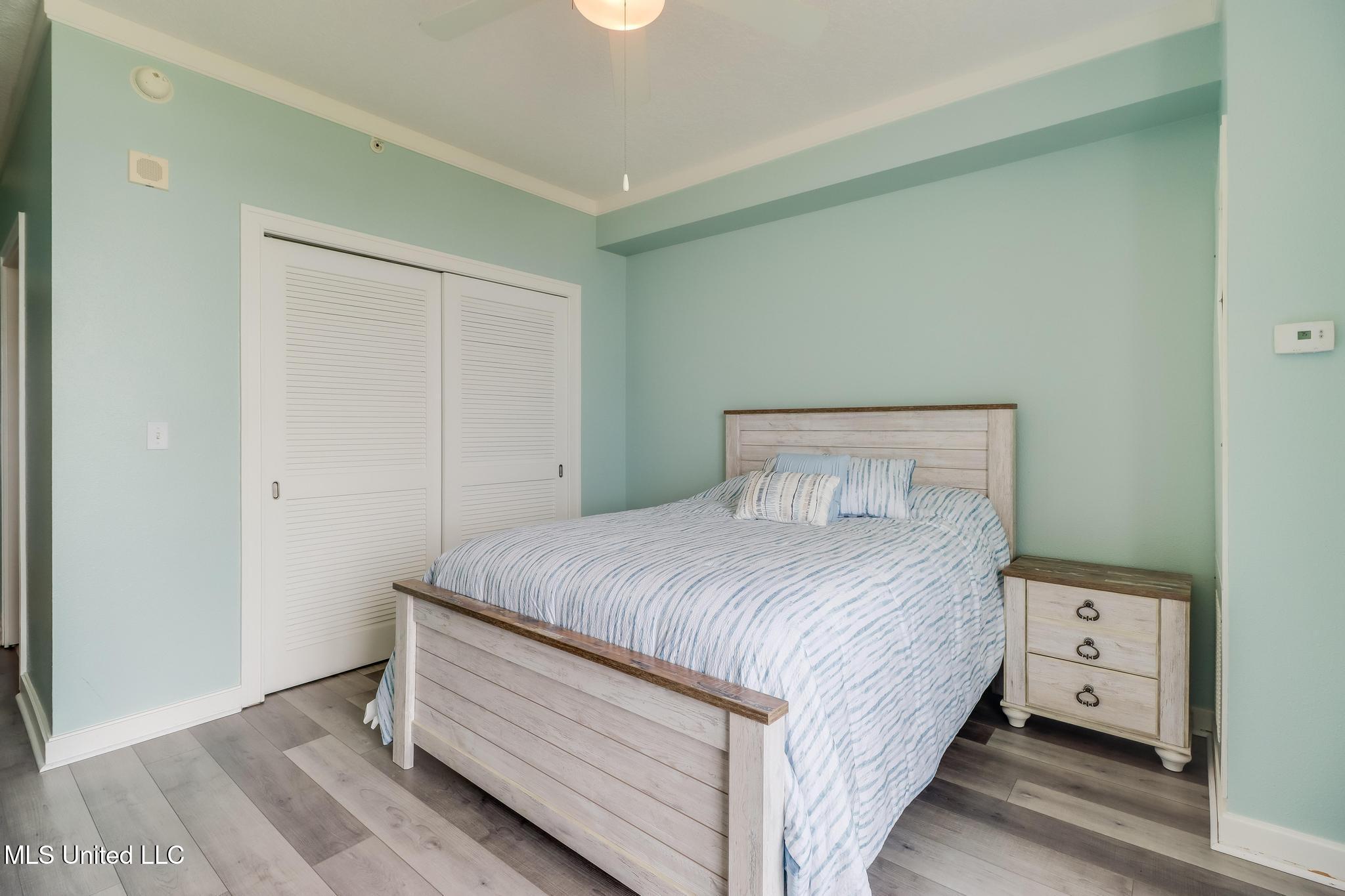 2060 Beach Boulevard Property Photo 15