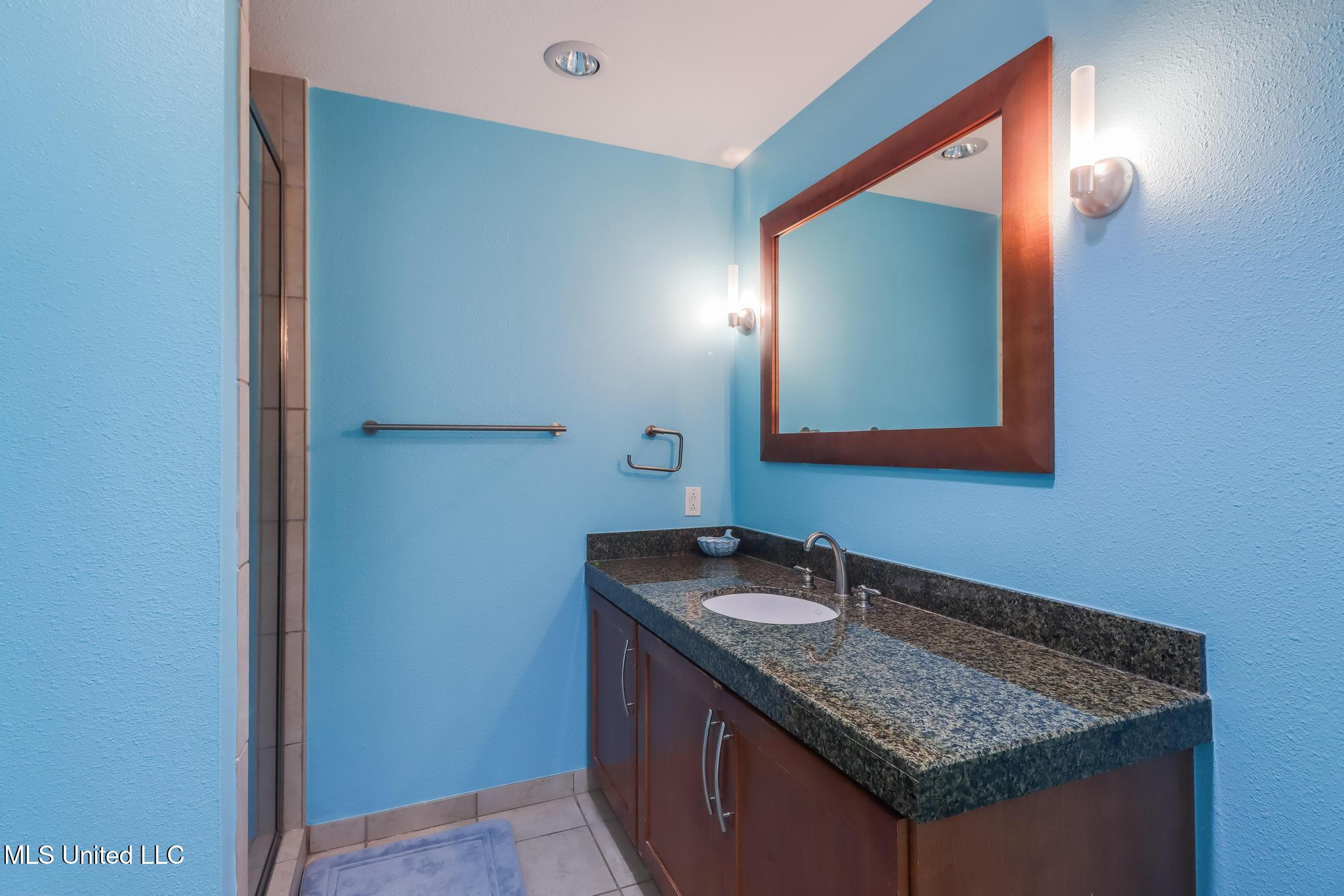 2060 Beach Boulevard Property Photo 17