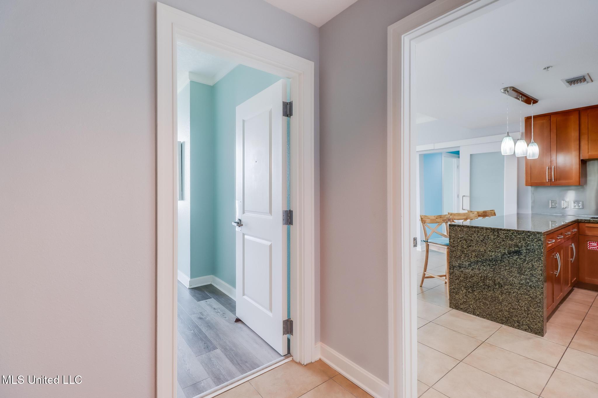 2060 Beach Boulevard Property Photo 20